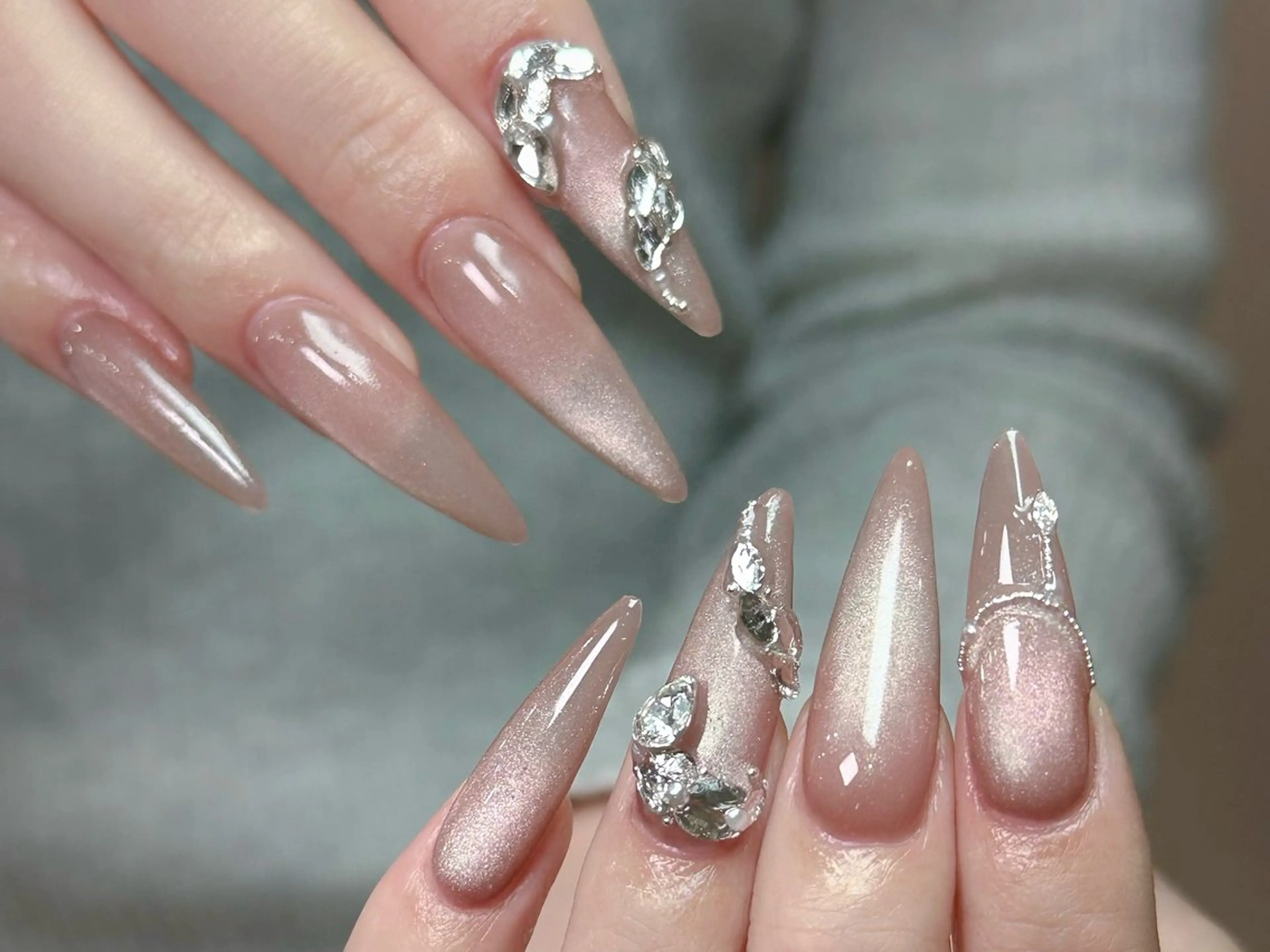 ネイル ストーンネイル ハンドネイル Dark honey スカルプ専門原宿店のネイルデザイン