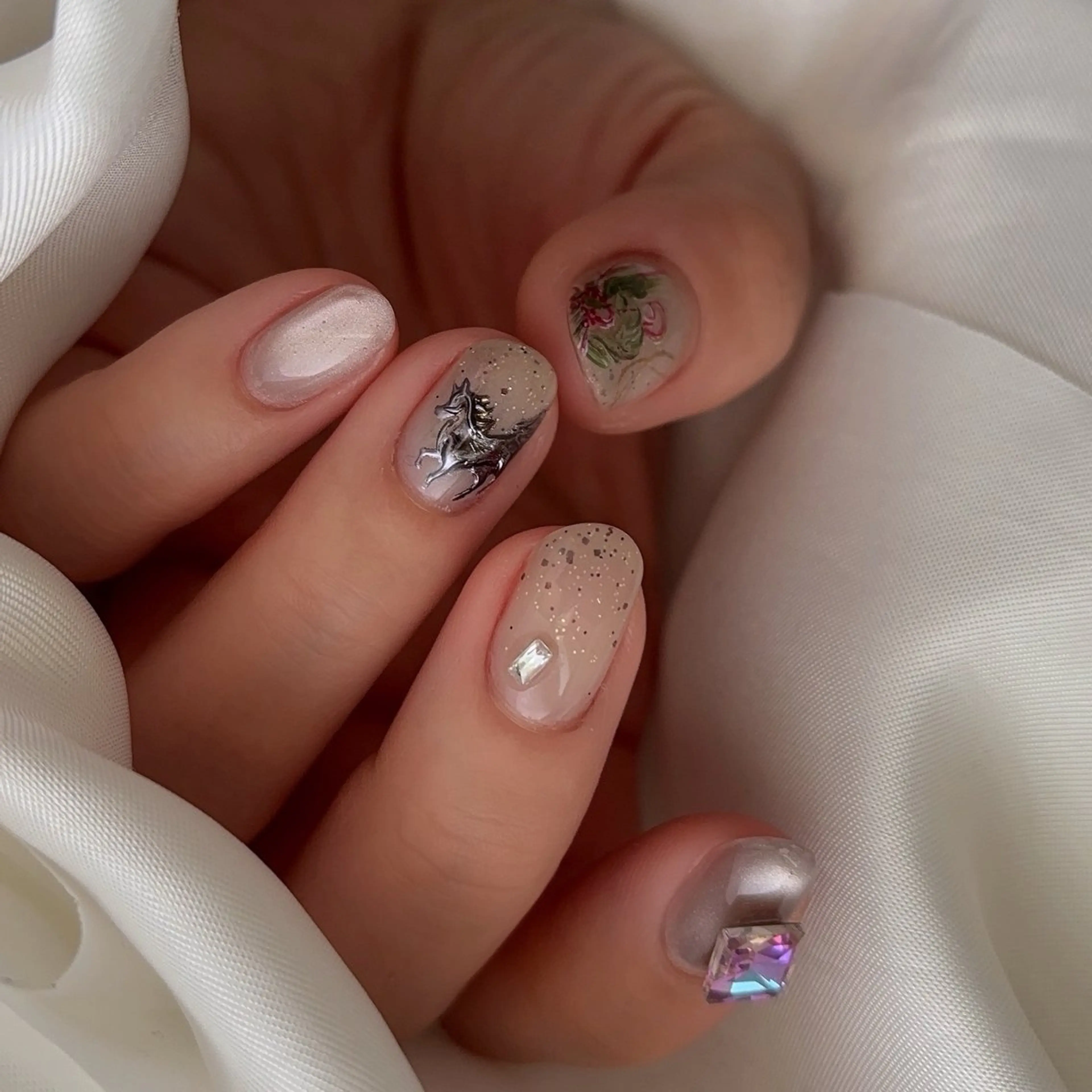 ネイル アートネイル zuki🌔nail ┆堺筋本町・心斎橋のネイルデザイン