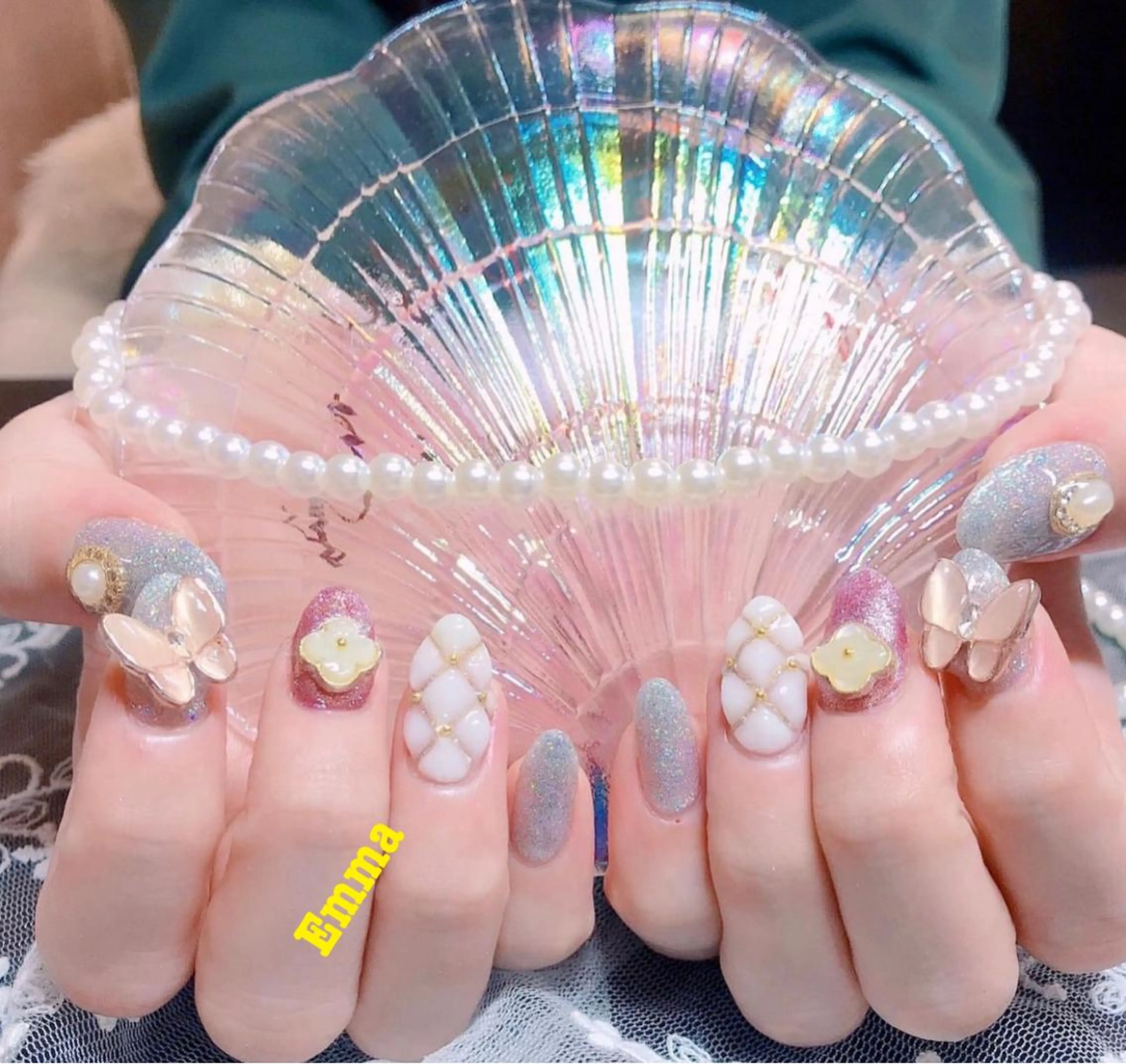 ネイル ISA_ BELLAのネイルデザイン