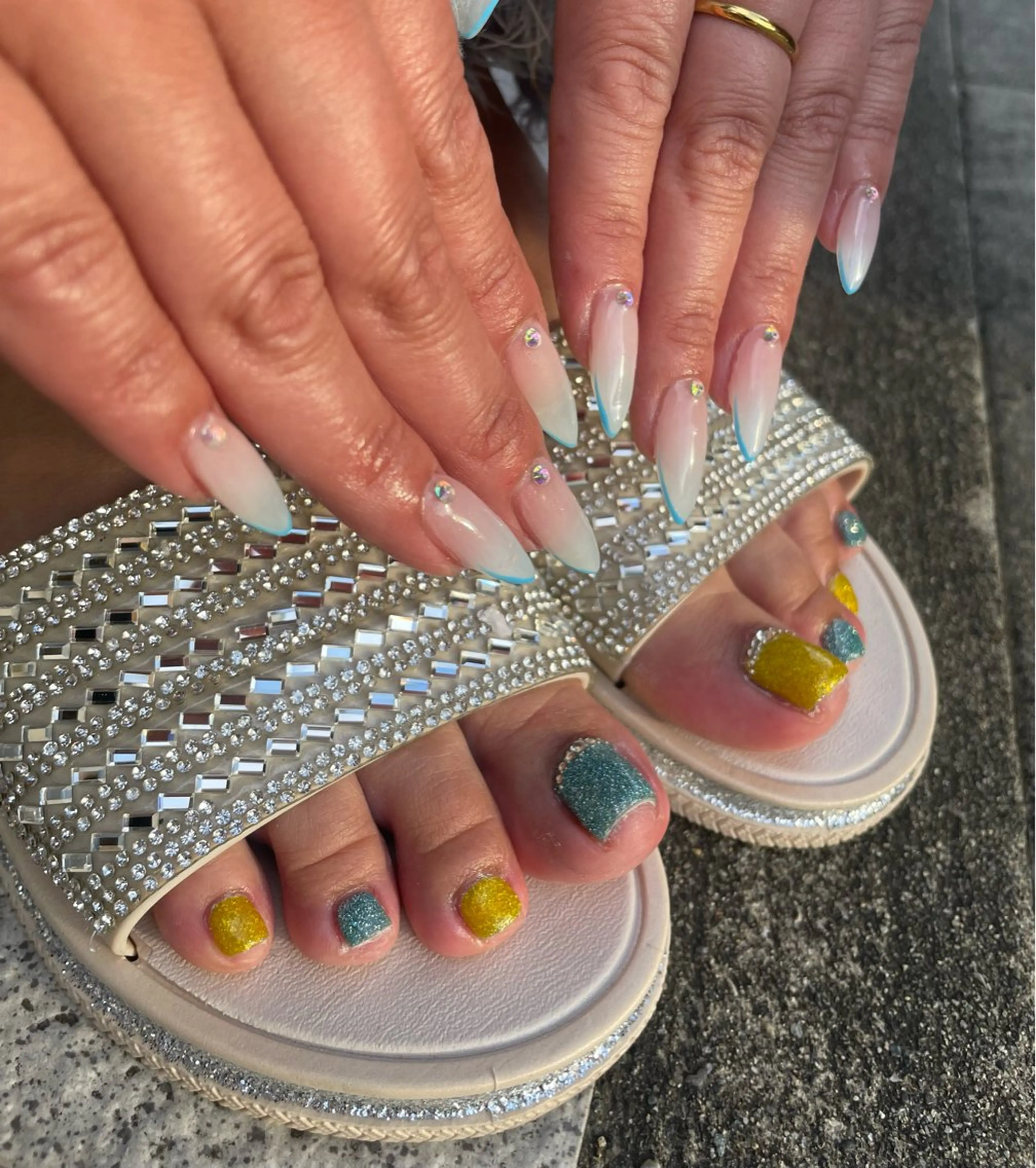 ネイル フットネイル ストーンネイル NENE／Insta p_box_neneのネイルデザイン