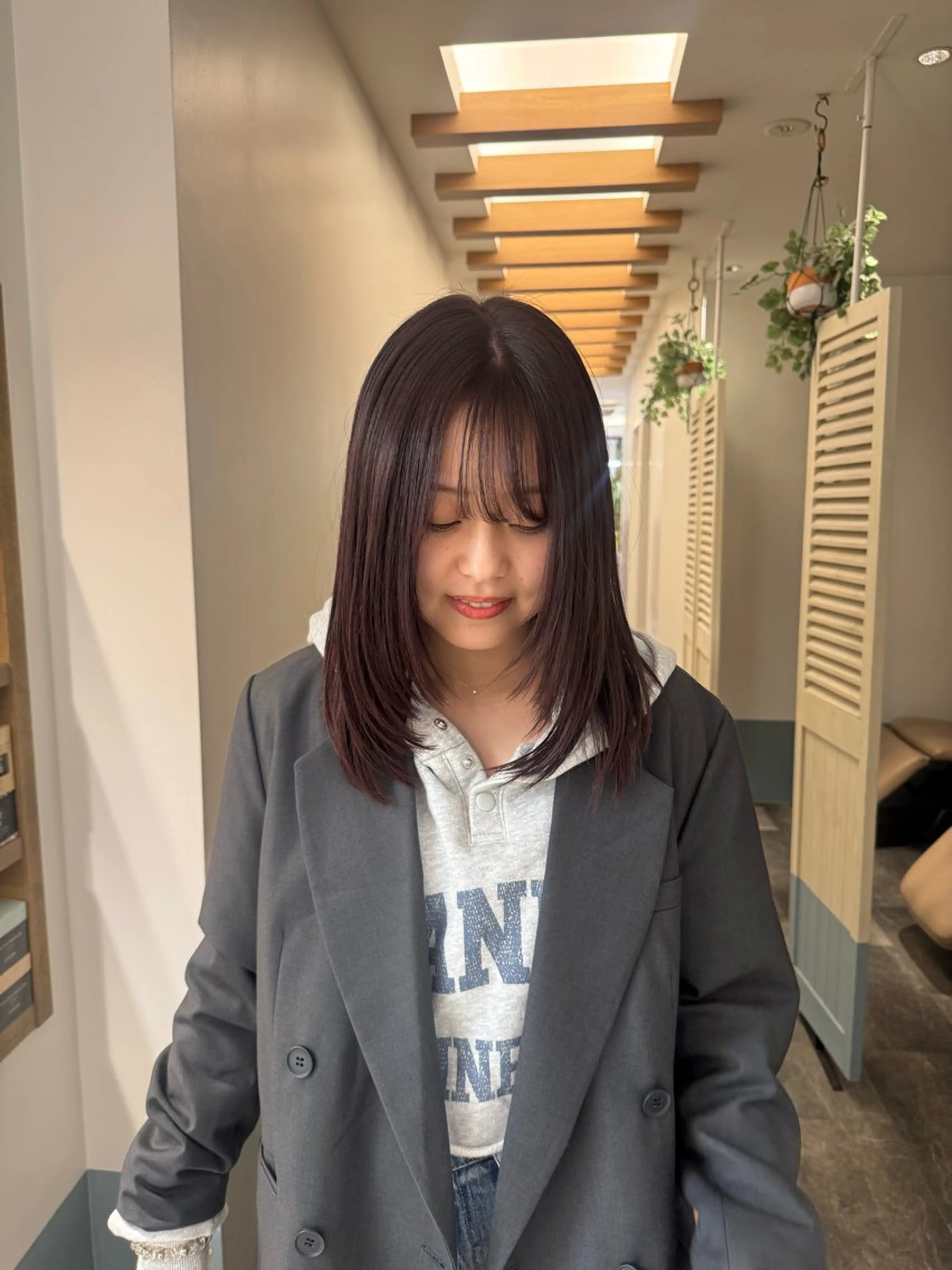 ミディアム カット ヘアカラー トリートメント ホリグチ ルナのヘアスタイル