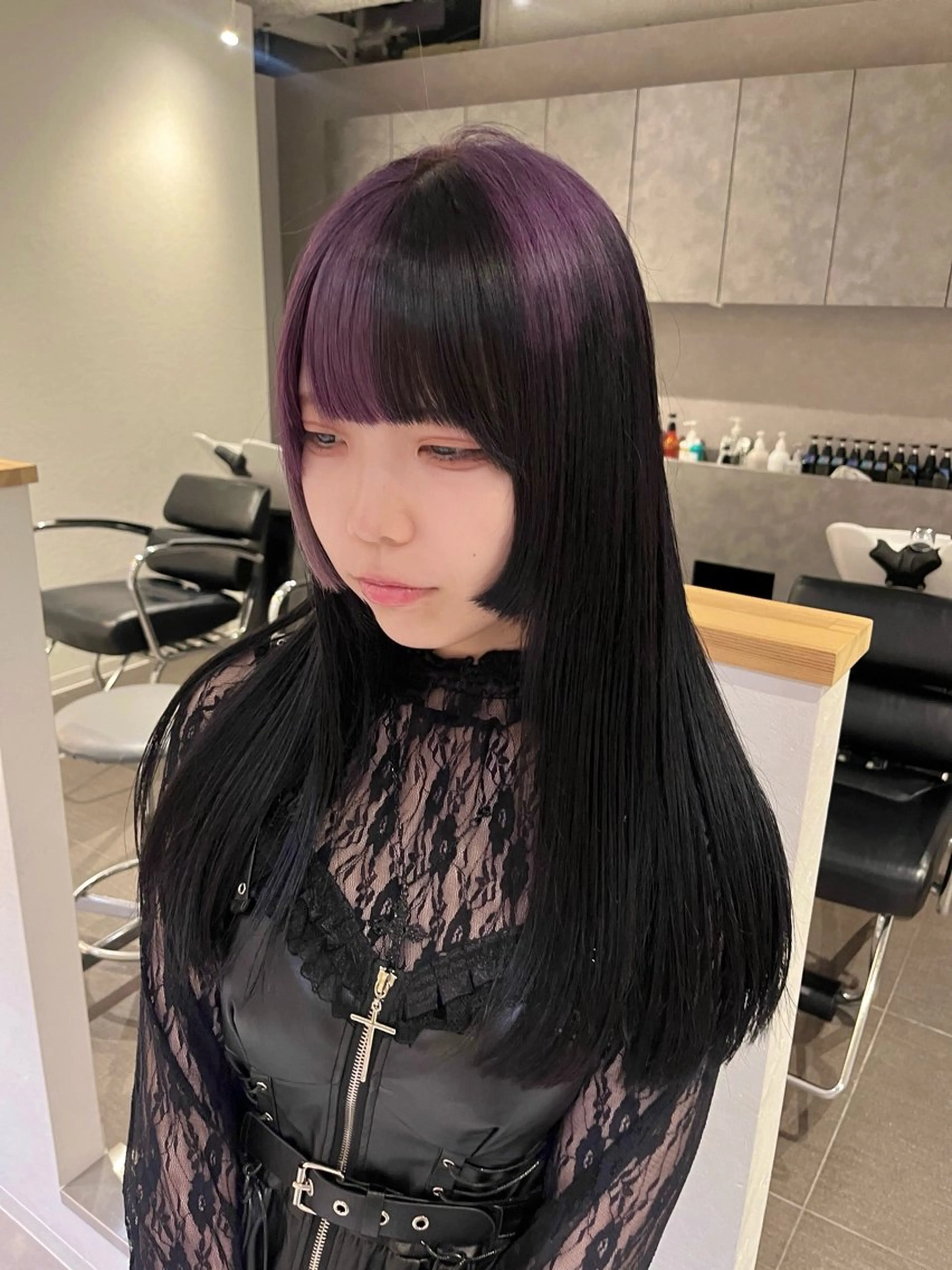 セミロング カラー デザインカラー ハイトーンカラー ラベンダーカラー 姫カット カット ヘアカラー トリートメント 桃果 momokaのヘアスタイル