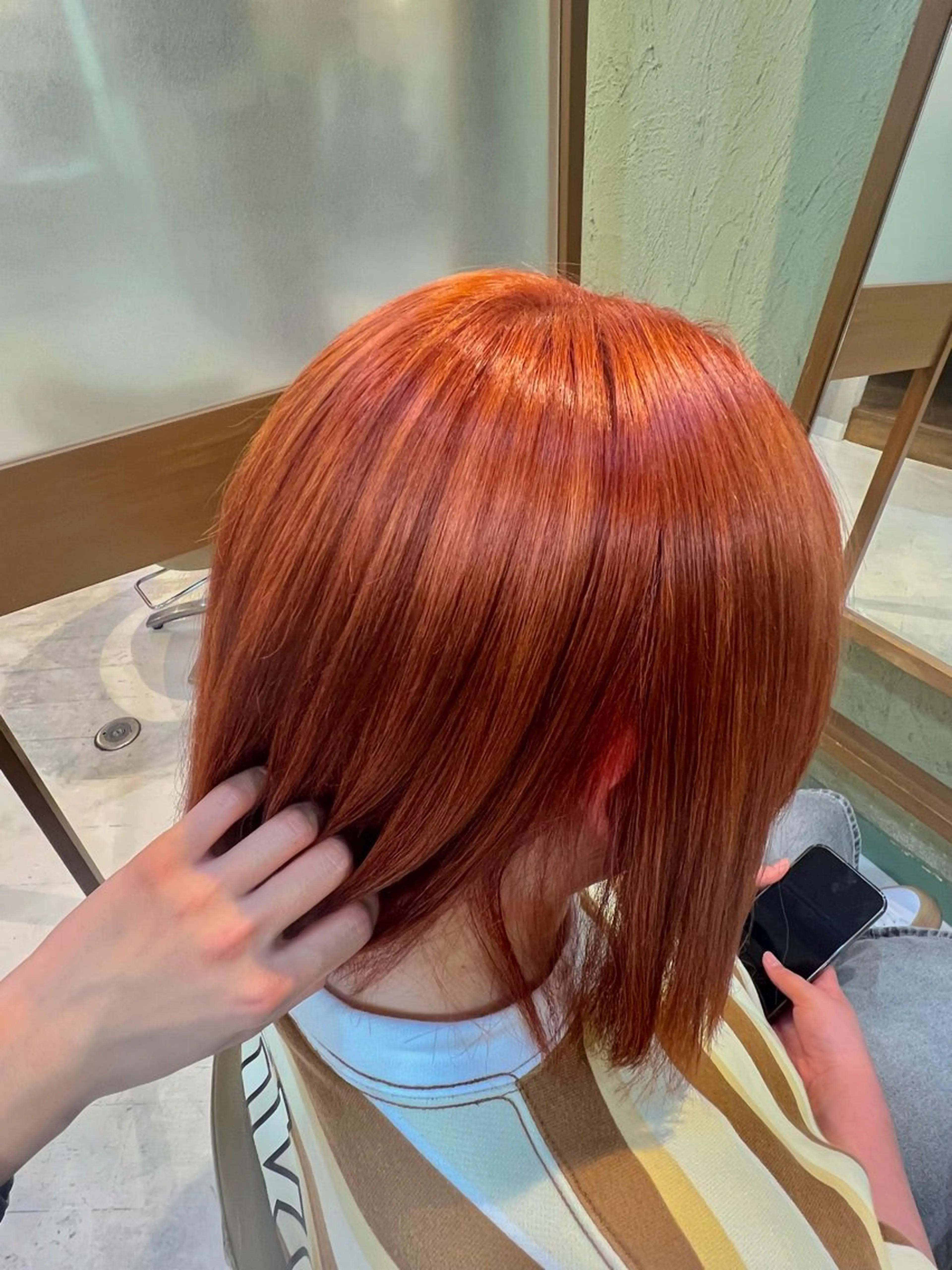 ショート カラー ダブルカラー オレンジ イエローカラー ショートヘア 木本 歩々乃のヘアスタイル