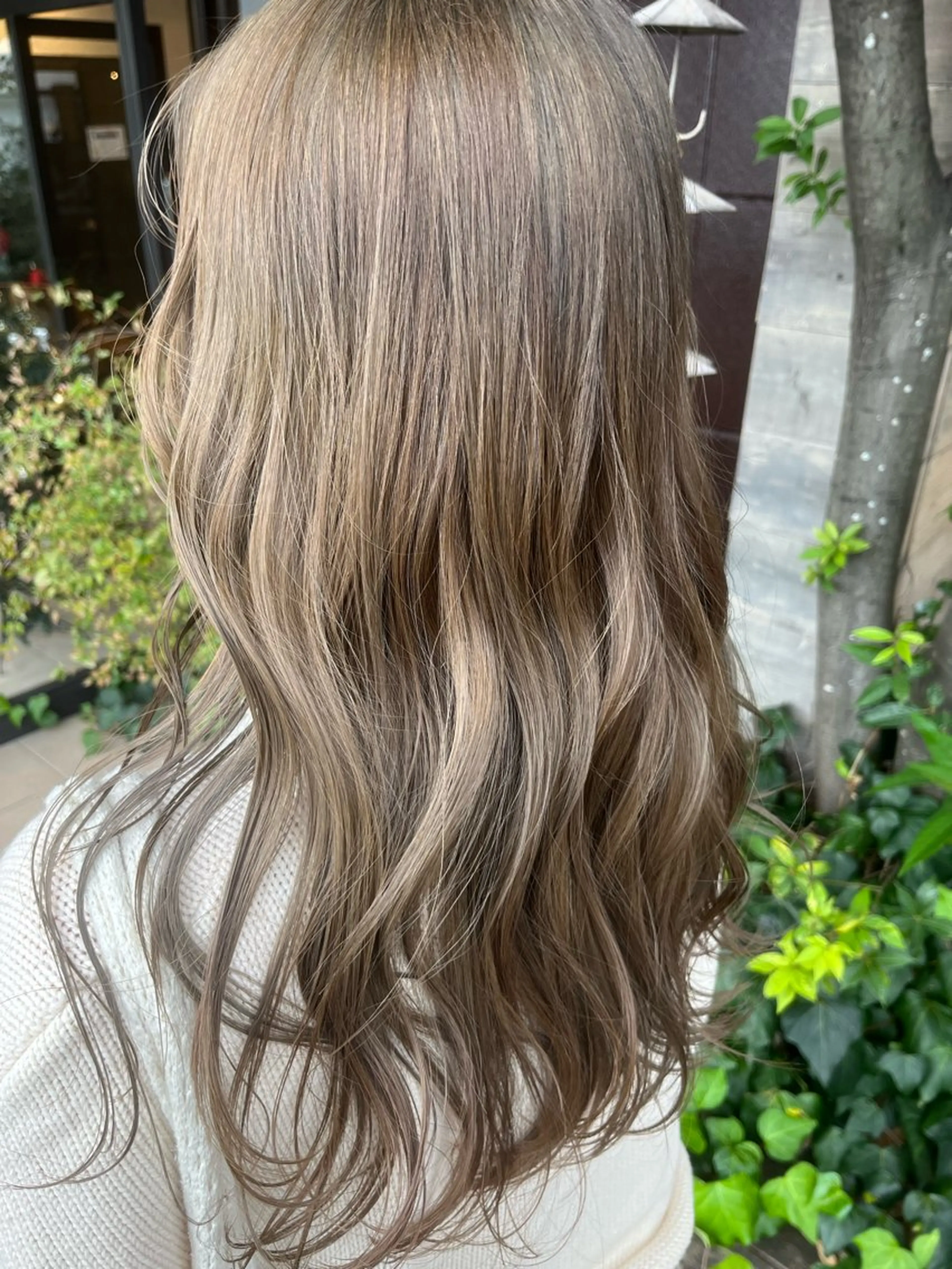 ロング カラー 🩶韓国艶髪🇰🇷 下本夕綺のヘアスタイル