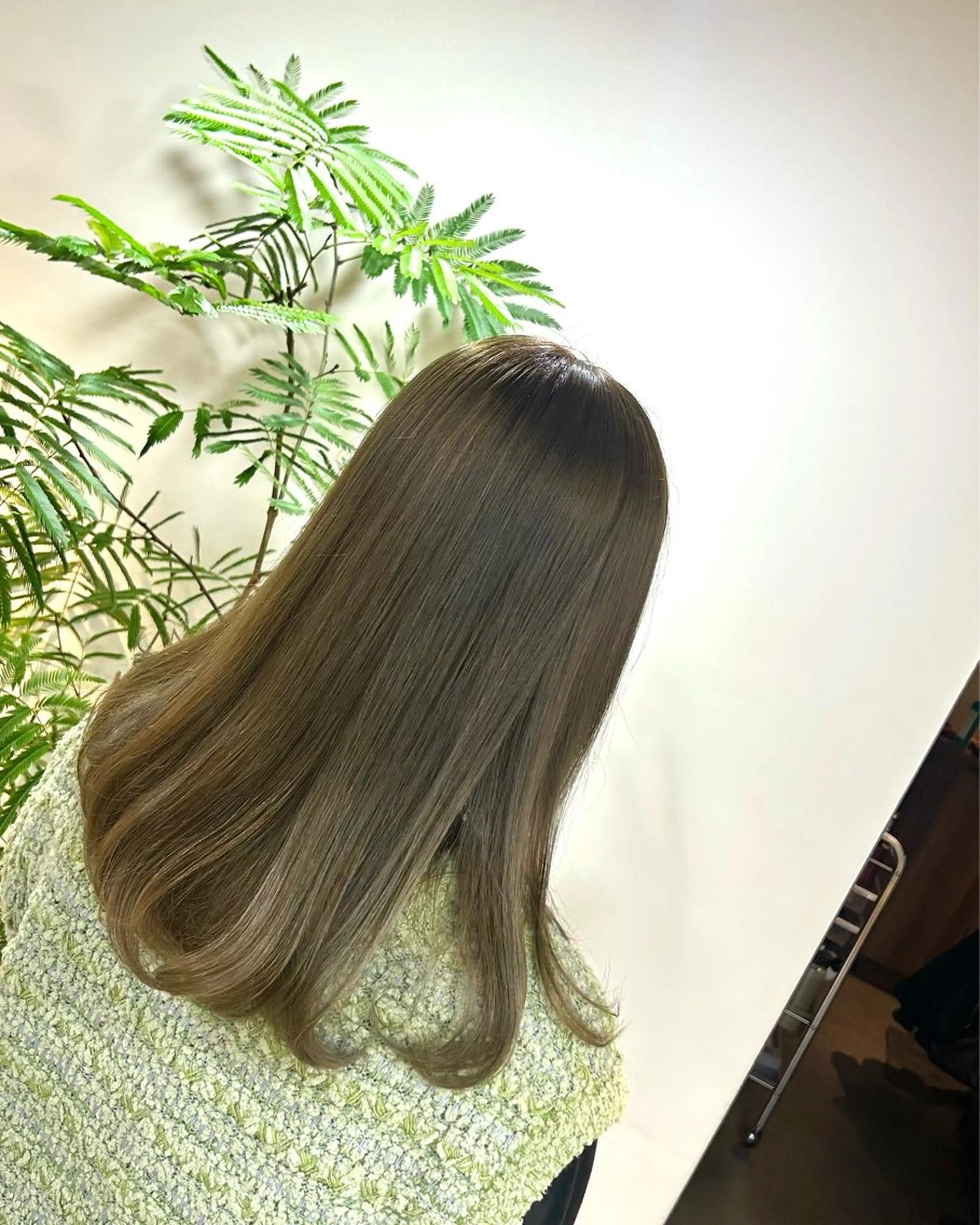 カラー 透明感カラー オリーブカラー 野上 晃生のヘアスタイル