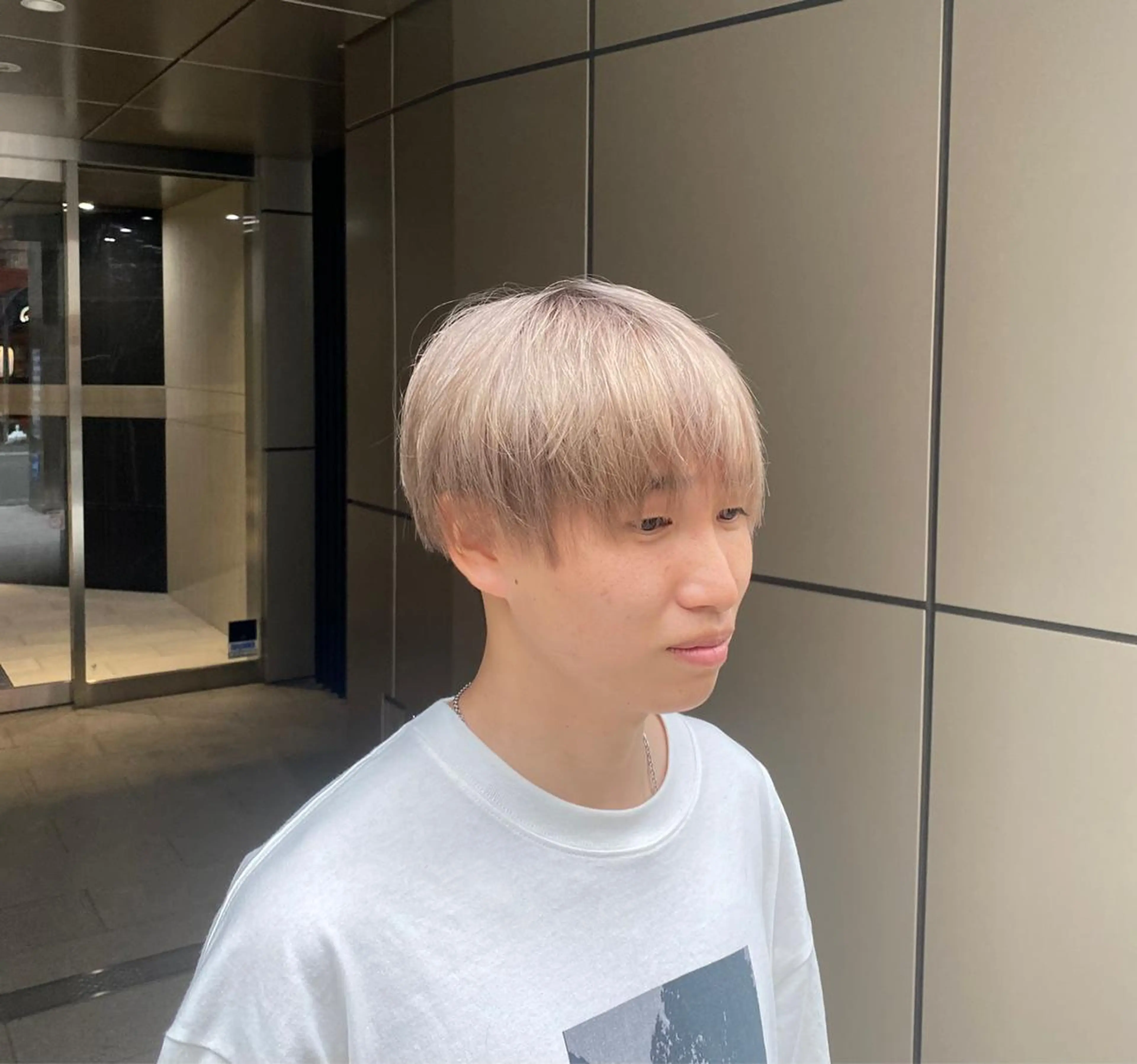 【men's限定】全頭ブリーチカラー+カットの写真