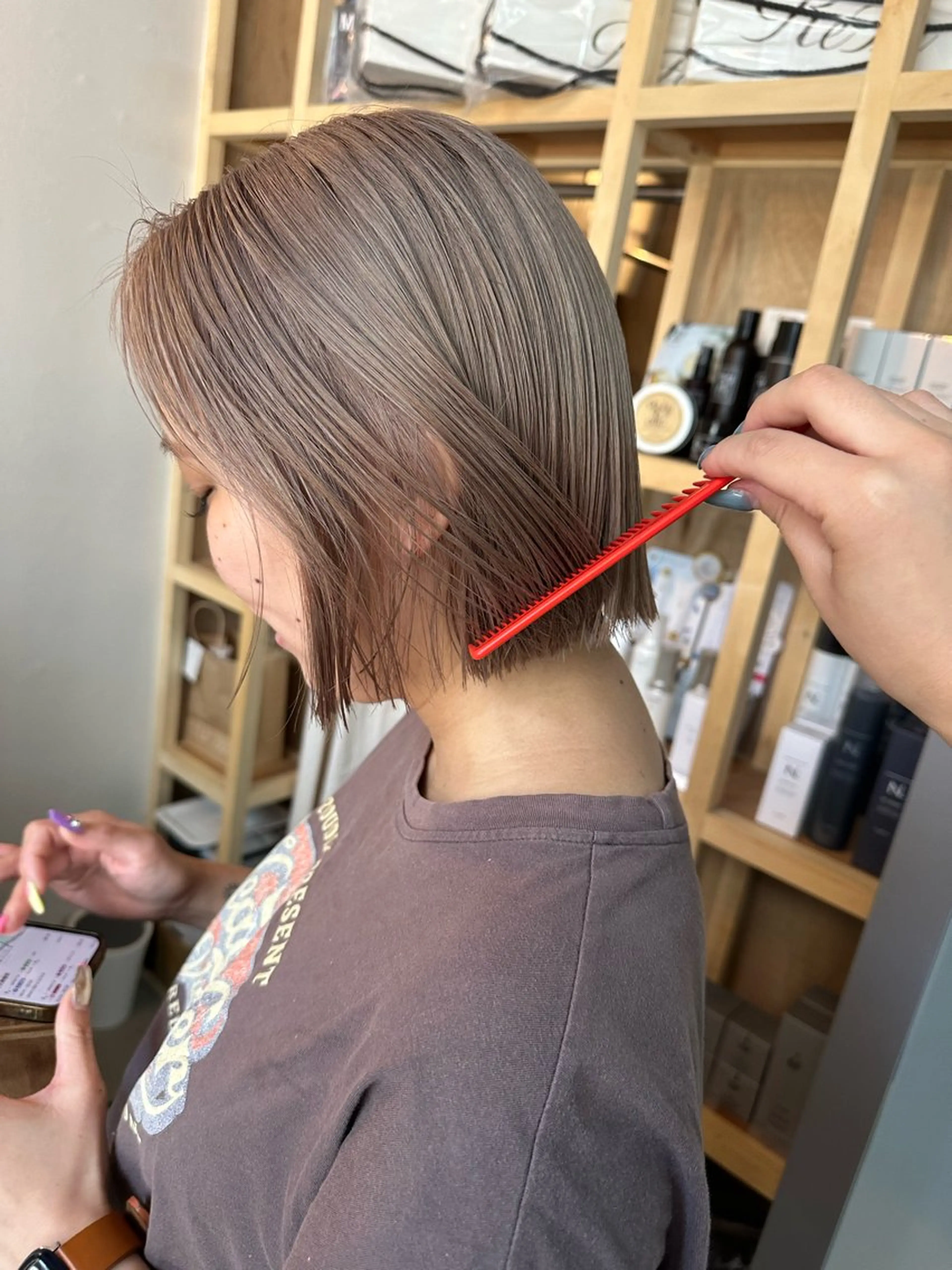 ショート カラー 切りっぱなしボブ ブリーチ グレージュ ボブ カット ヘアカラー Le'a 谷町🌼 幸村はるひのヘアスタイル