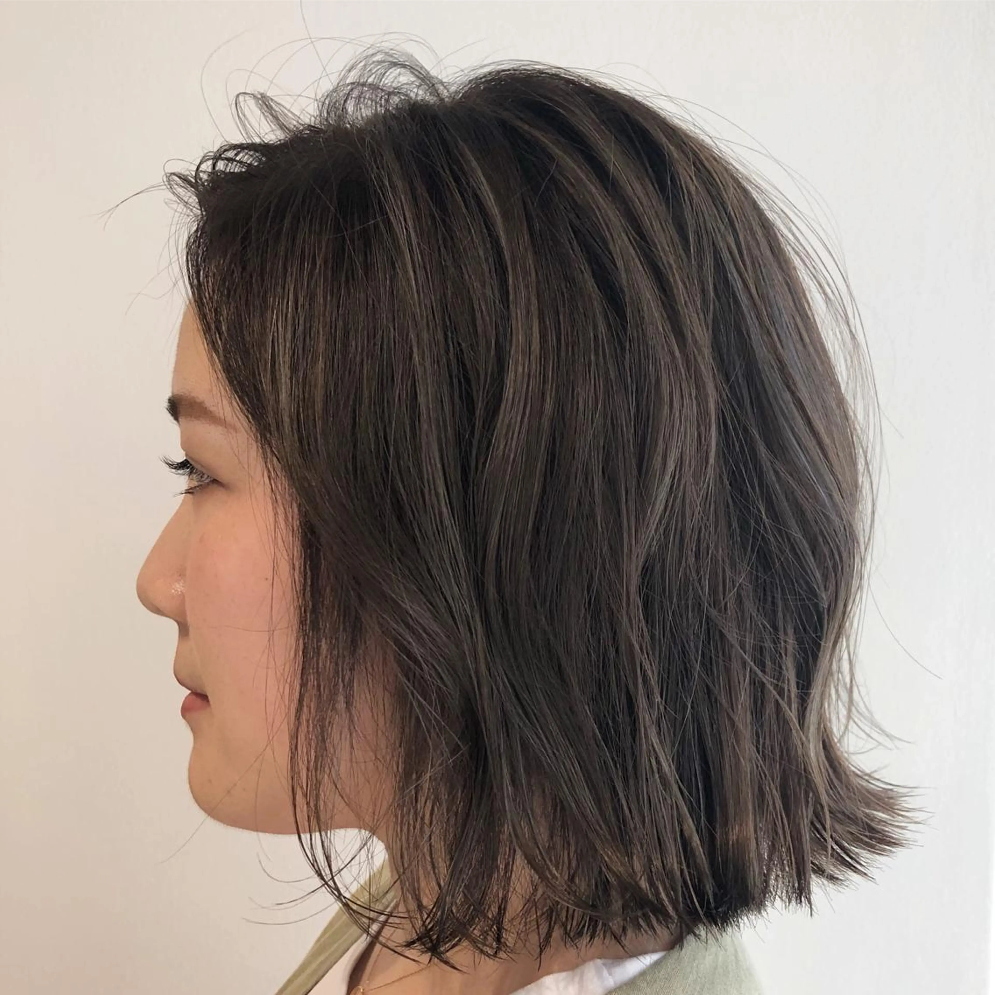 ショート カラー 新居美紗希 ニイミサキの眉毛・アイブロウイメージ