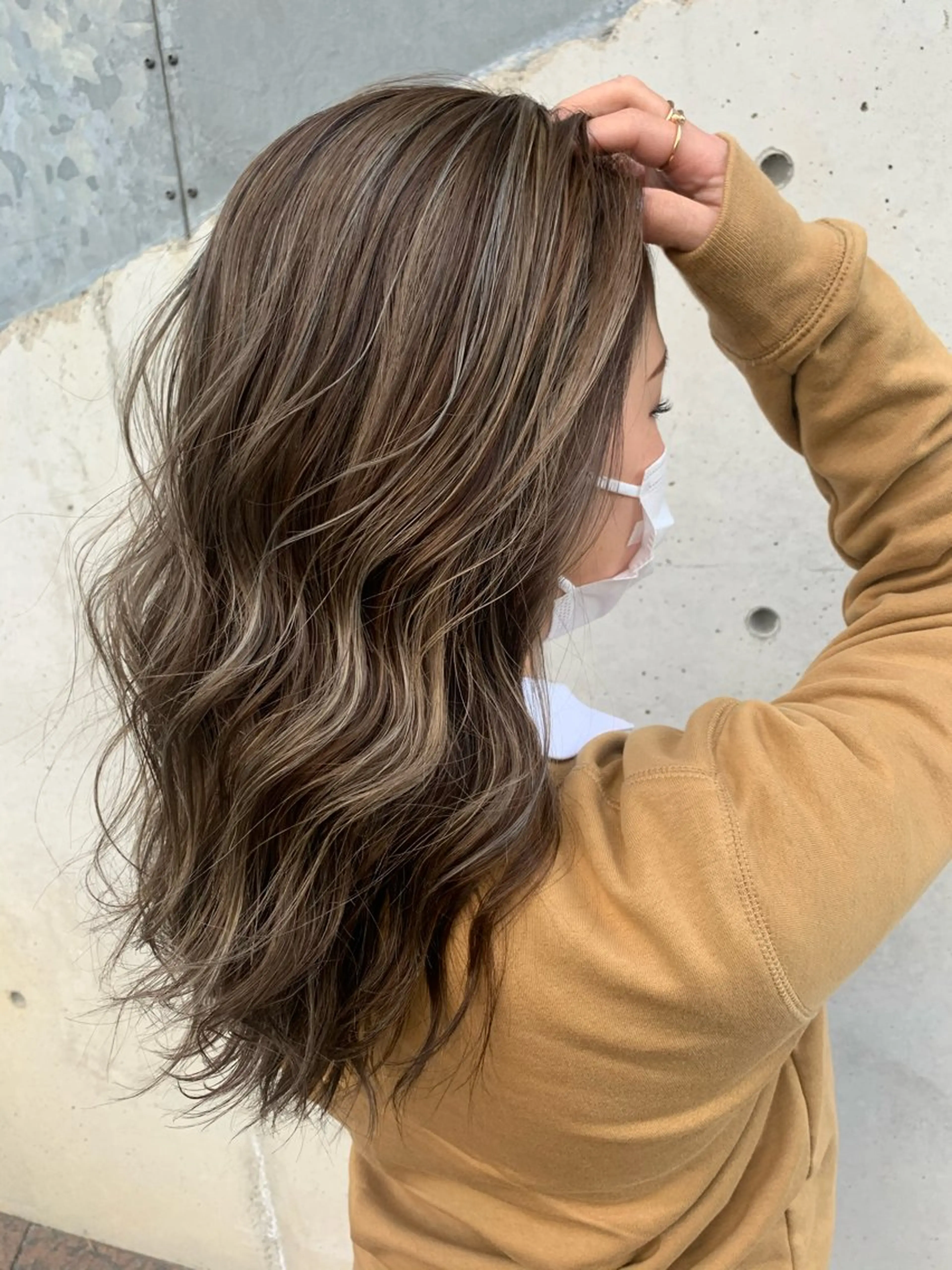 ロング ハイライト ヘアカラー トリートメント NENE💖ブリーチ 無しダブルカラーのヘアスタイル