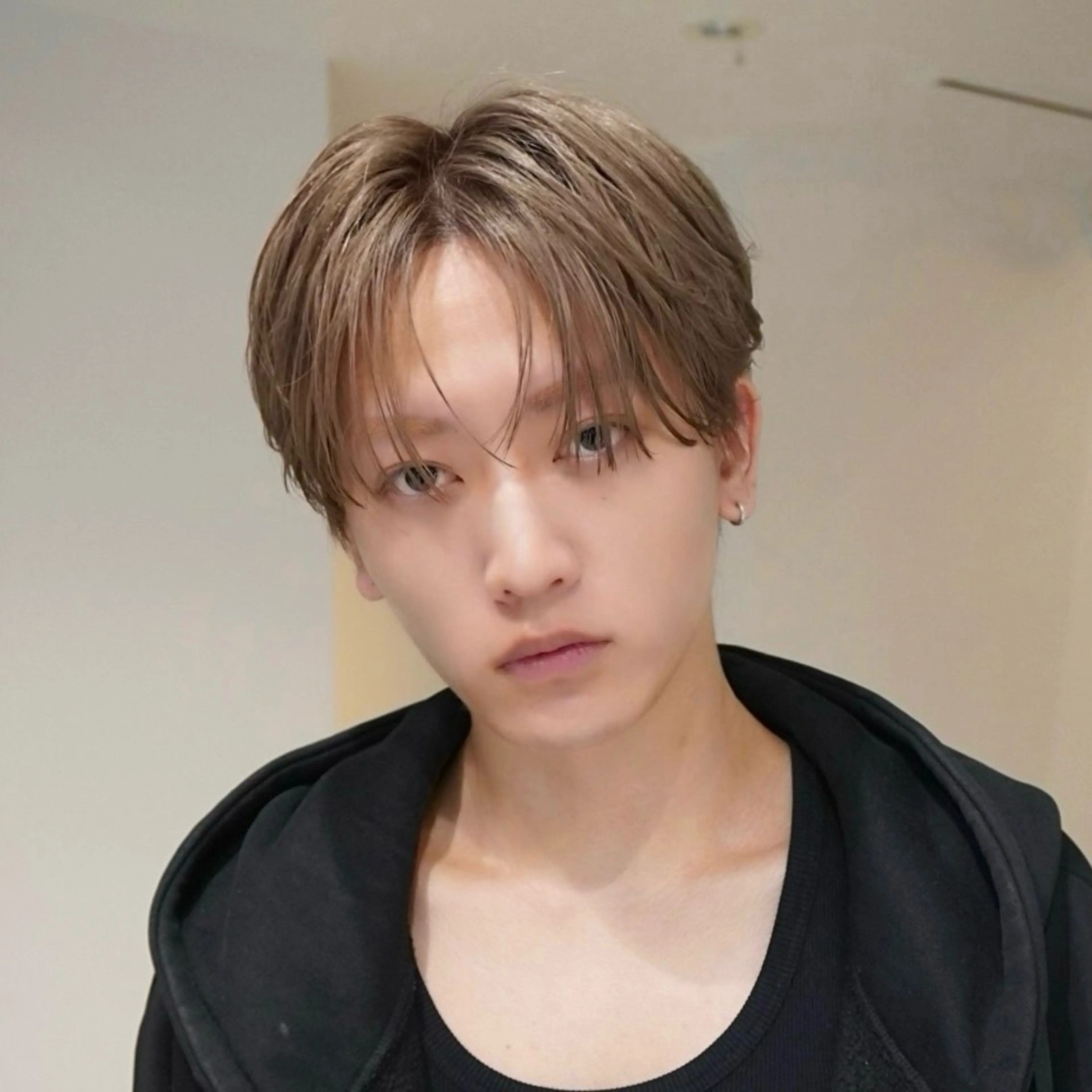ショート カラー メンズ カット ヘアカラー 岡田大志🇰🇷 中/韓メンズヘアのヘアスタイル
