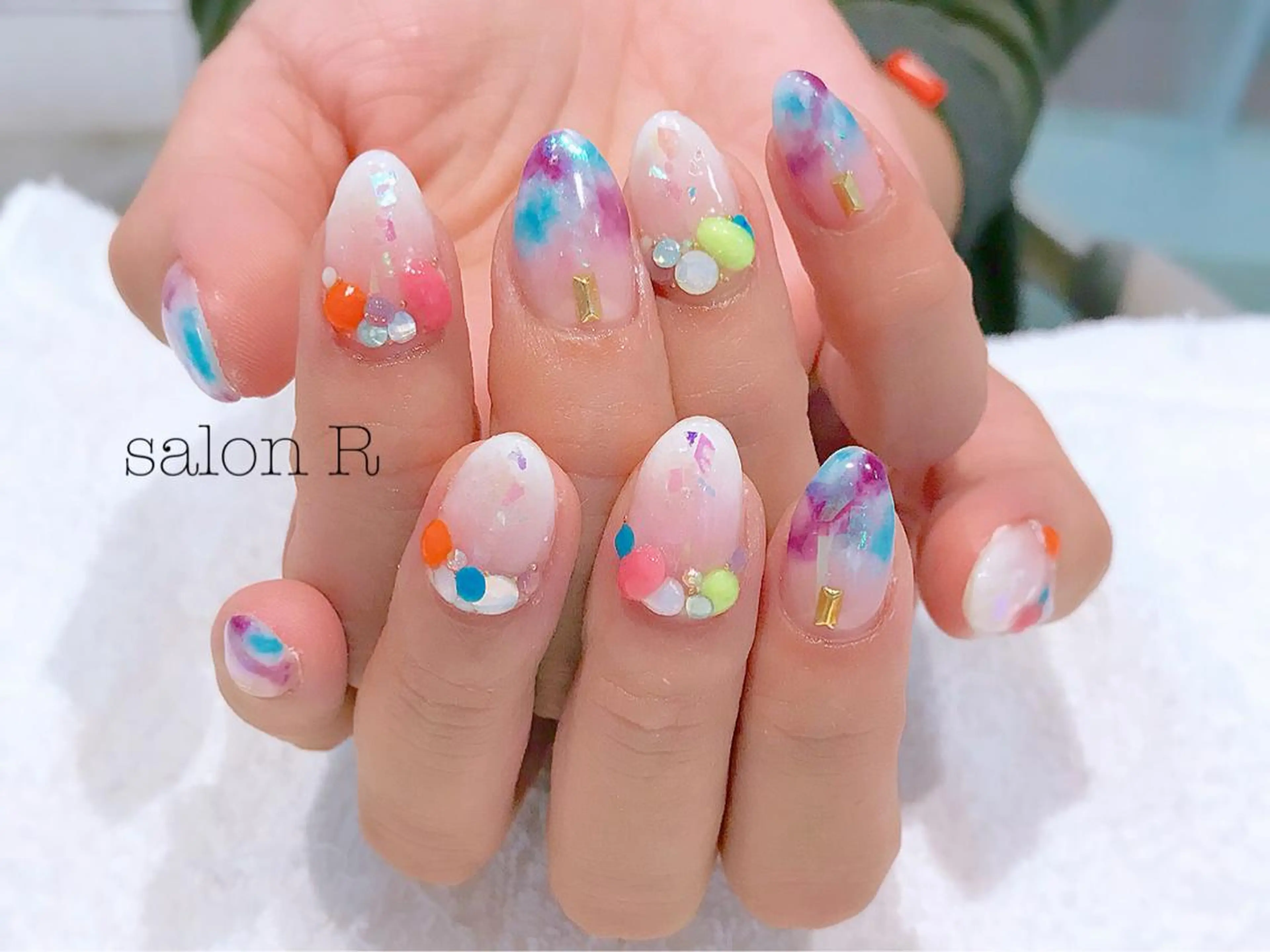 ネイル ストーンネイル NARUMI HYODOのネイルデザイン