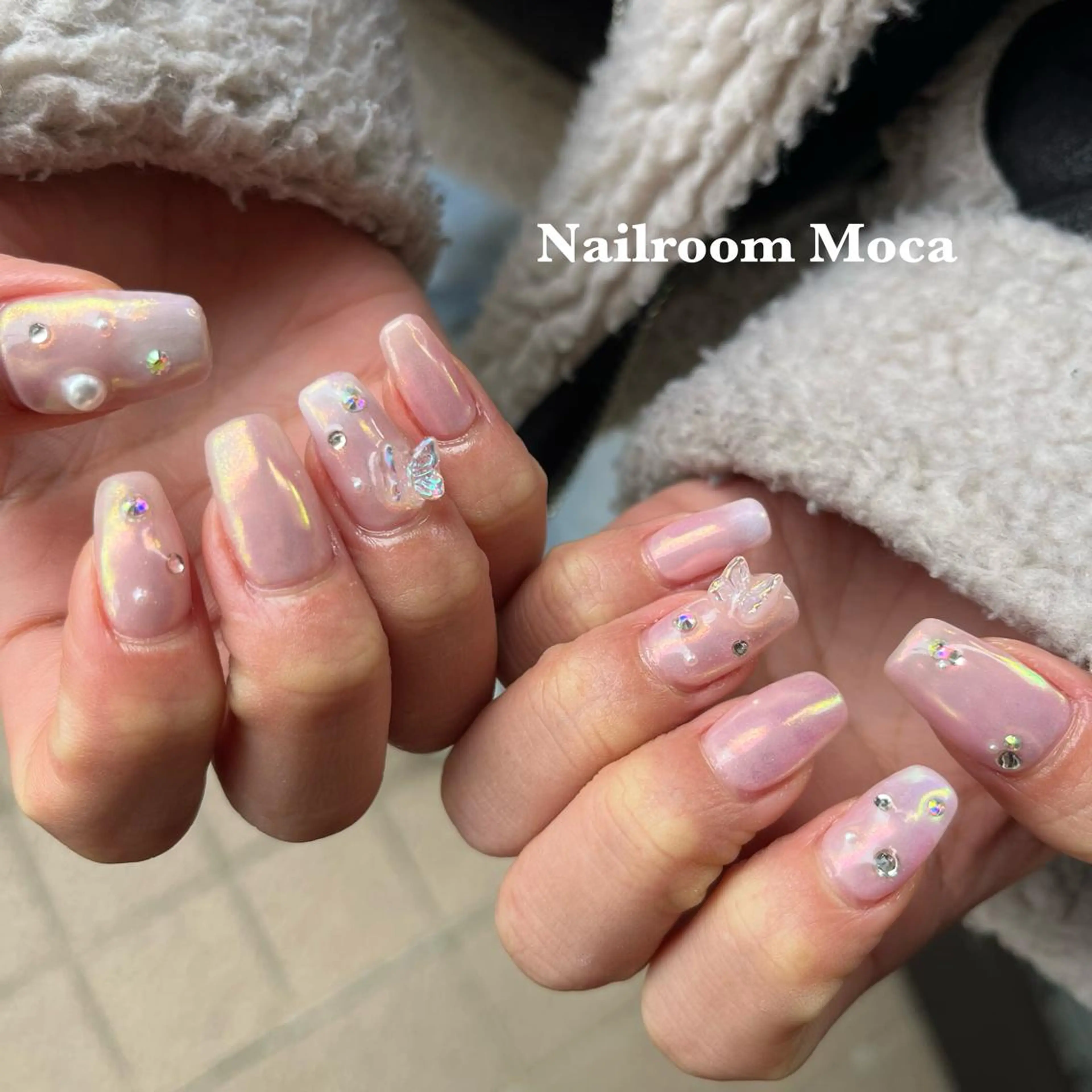 ネイル オーロラネイル ハンドネイル Nailroom Mocaのネイルデザイン