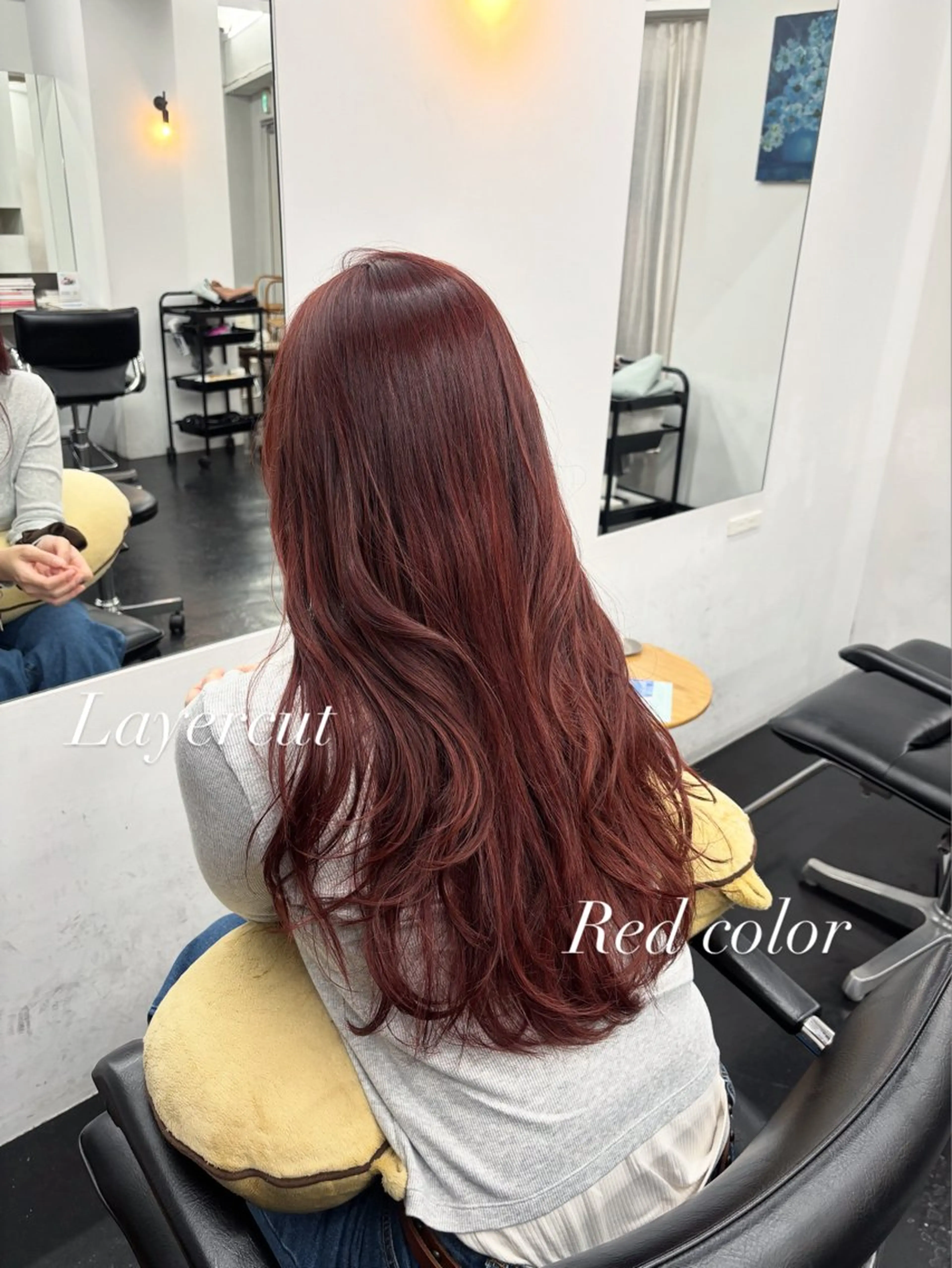 ロング カラー ロングレイヤー レッドカラー レイヤーカット ロング 【ヤマザキアヤメ】 パーマモデル様募集中のヘアスタイル