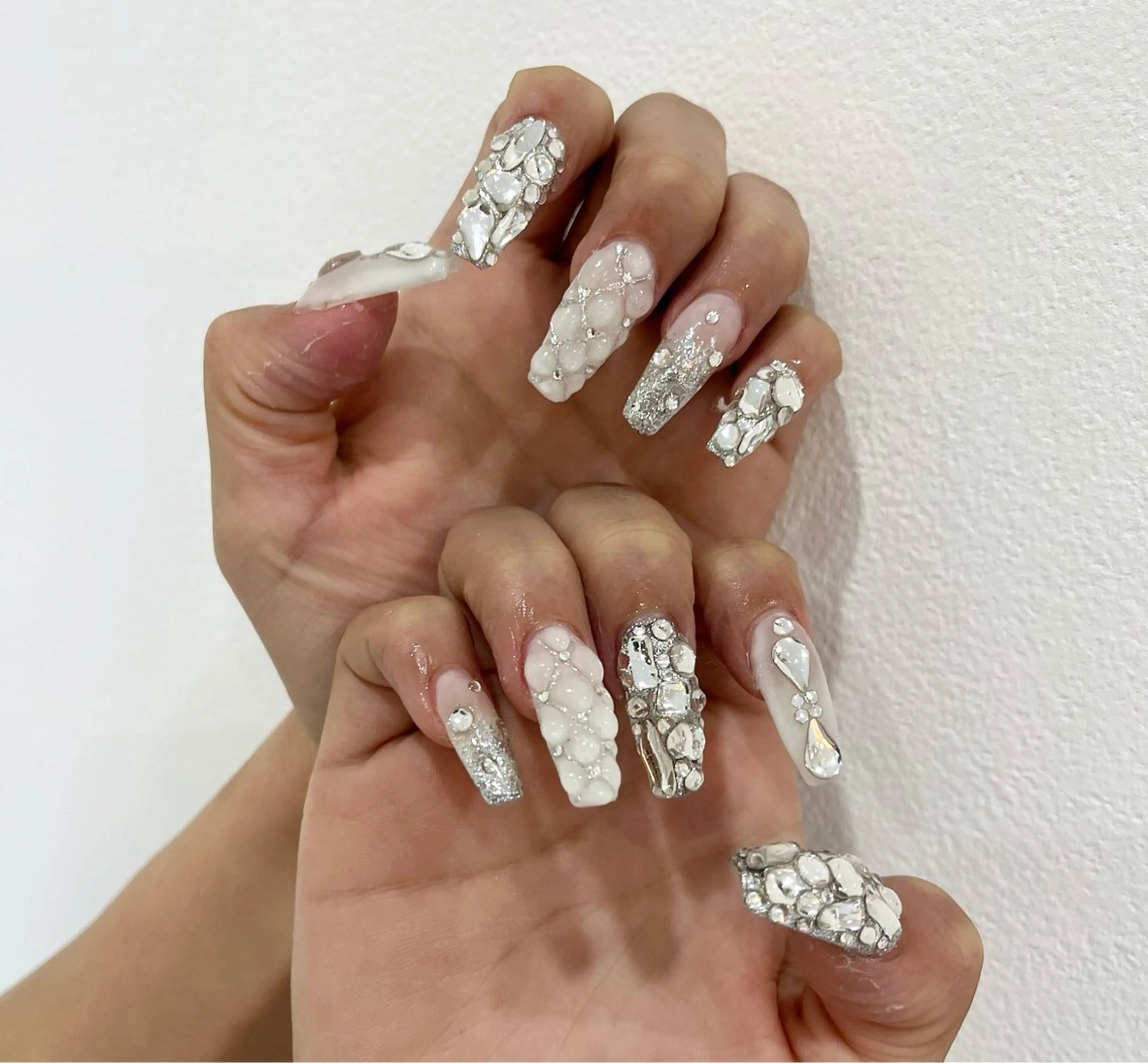 ネイル ホワイト #Amin nail salonのネイルデザイン