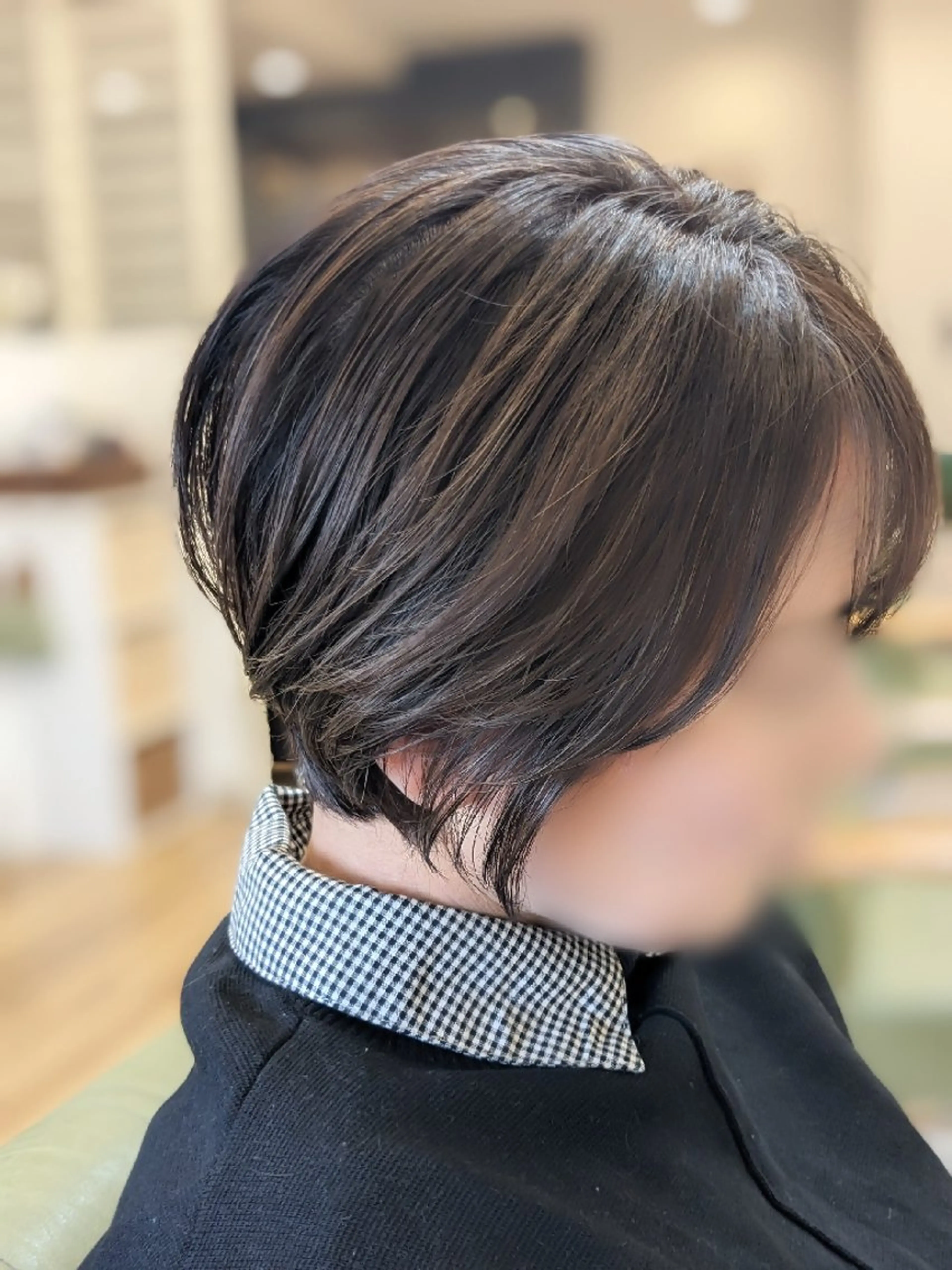 ショート カラー 加藤 彩のヘアスタイル