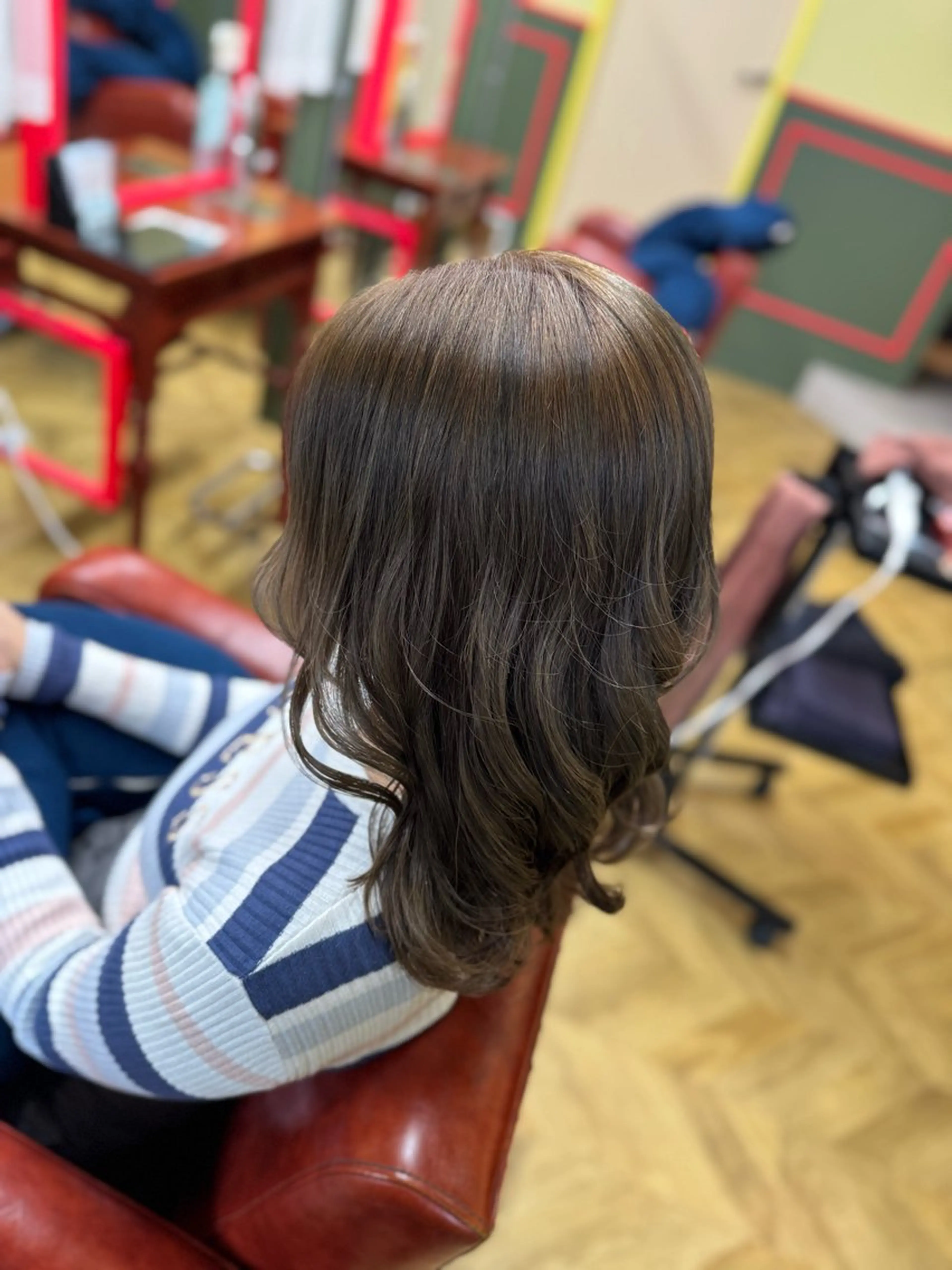 セミロング カラー 米倉 麻衣のヘアスタイル