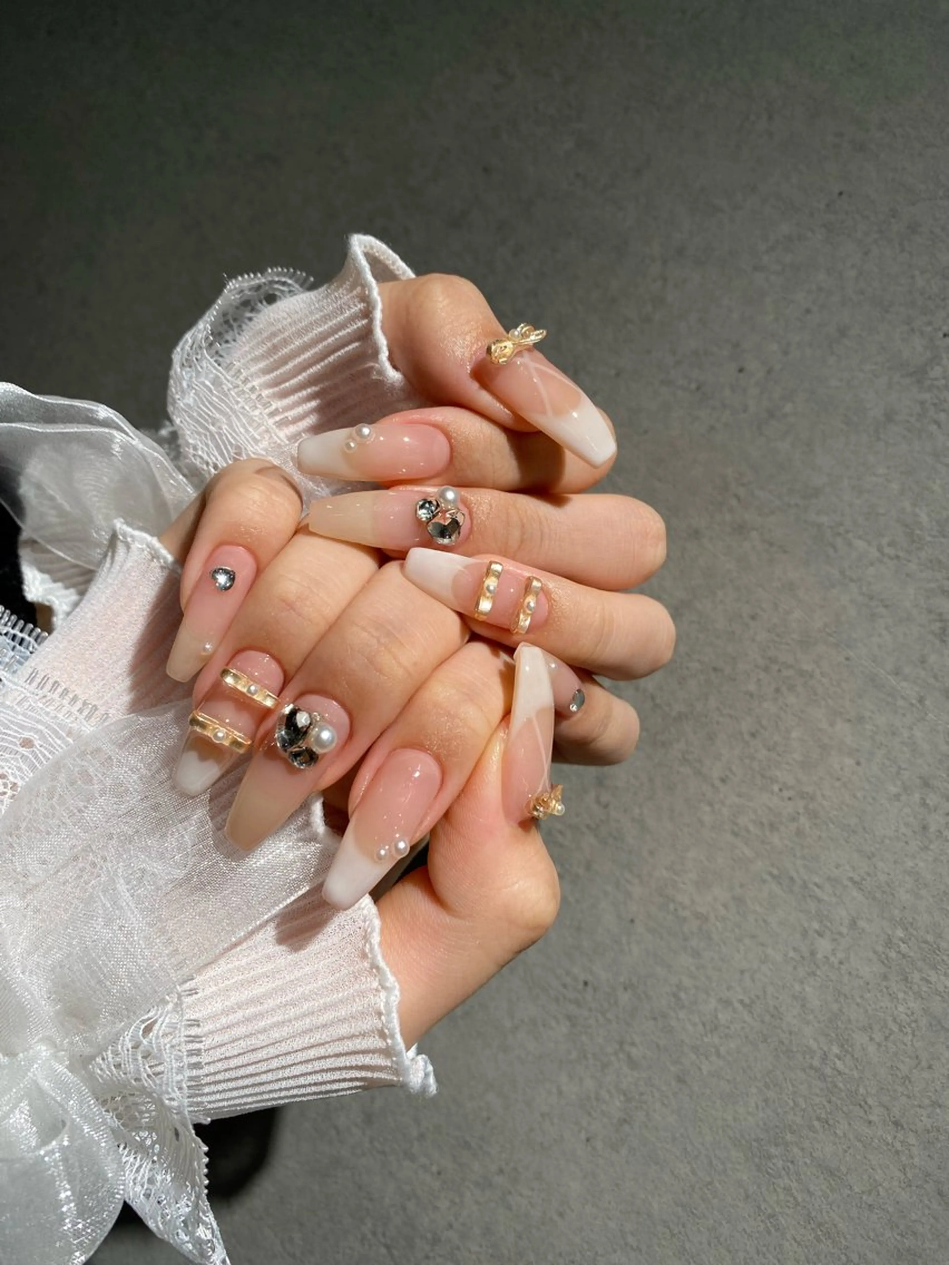 ネイル I-nailロング /ワンホン/キラキラのネイルデザイン