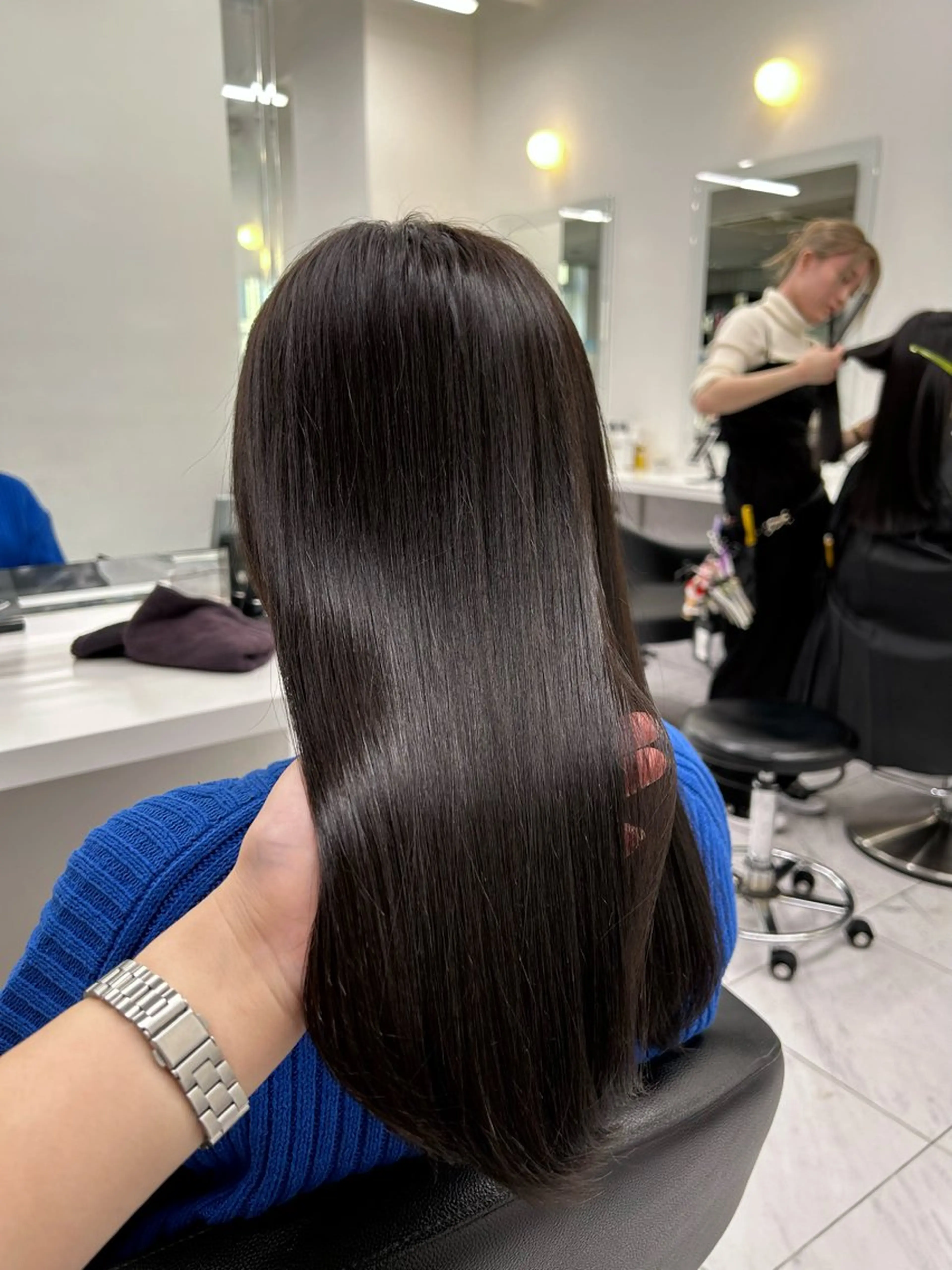 カラー ヘアカラー 透明感ベージュ🤎 ナチュラルレイヤーのヘアスタイル