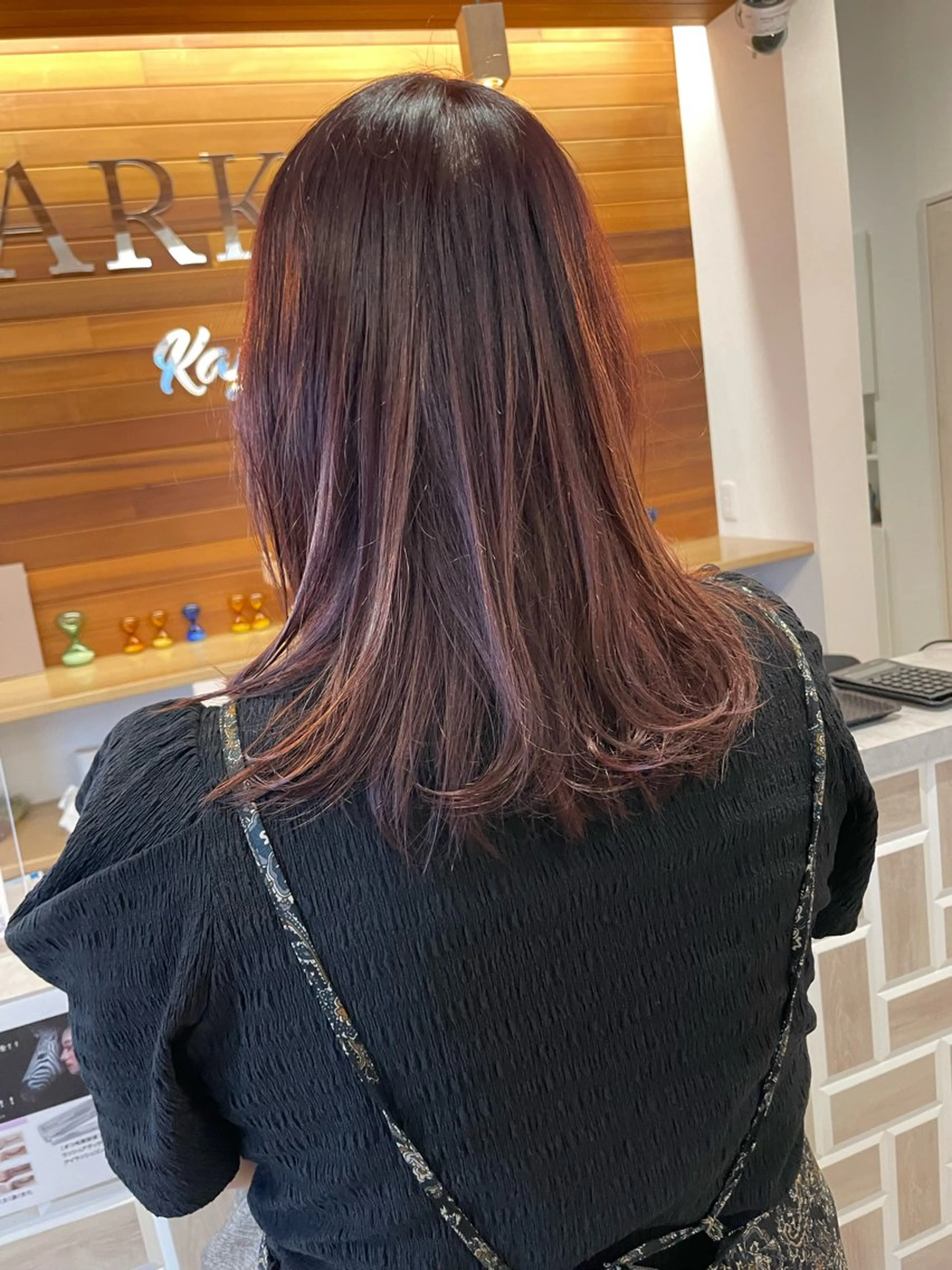 セミロング カラー パーマ やまこし 美裕樹のヘアスタイル