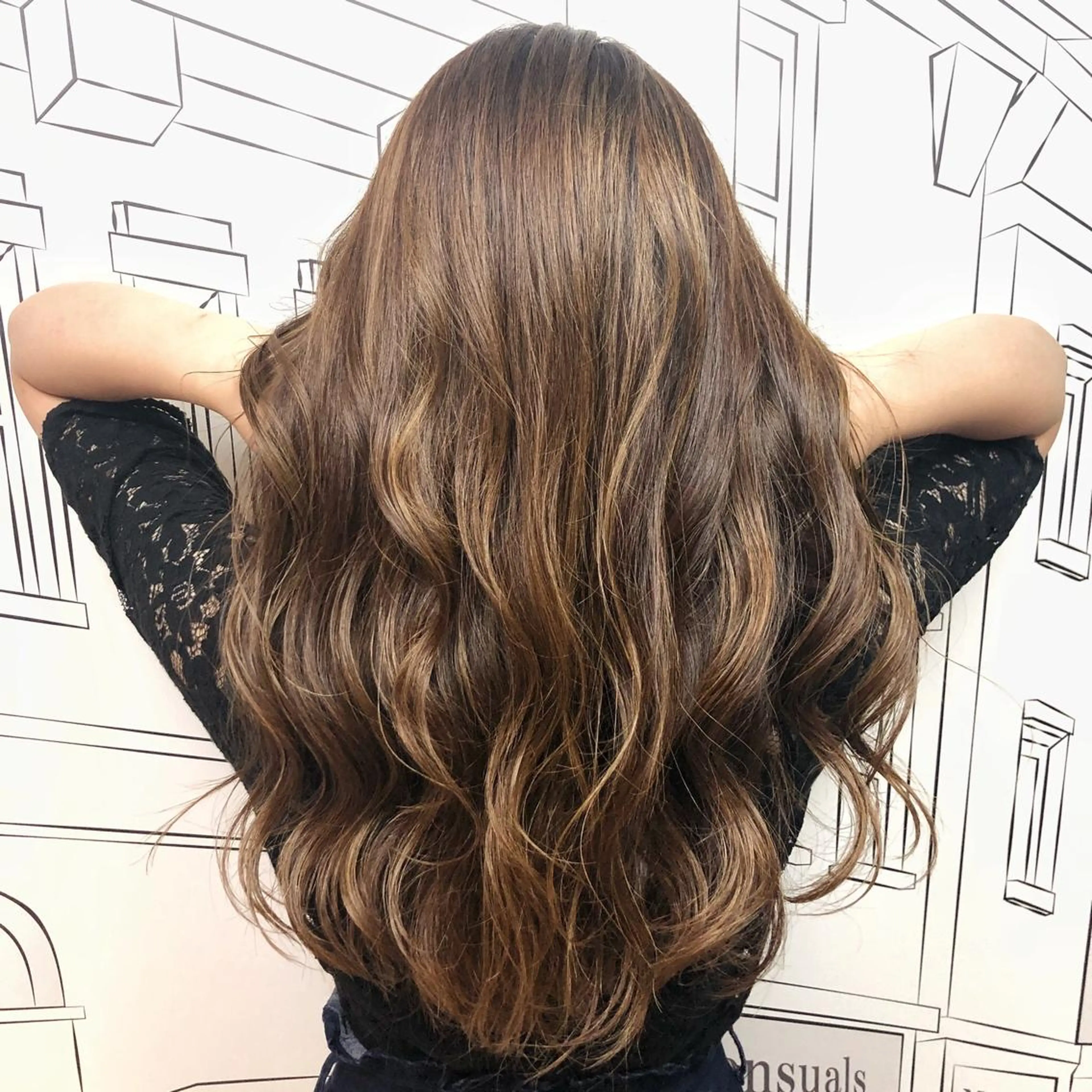 ロング カラー ハイライトカラー イルミナカラー ハイライト TOMOKA 艶髪/透明感カラーのヘアスタイル