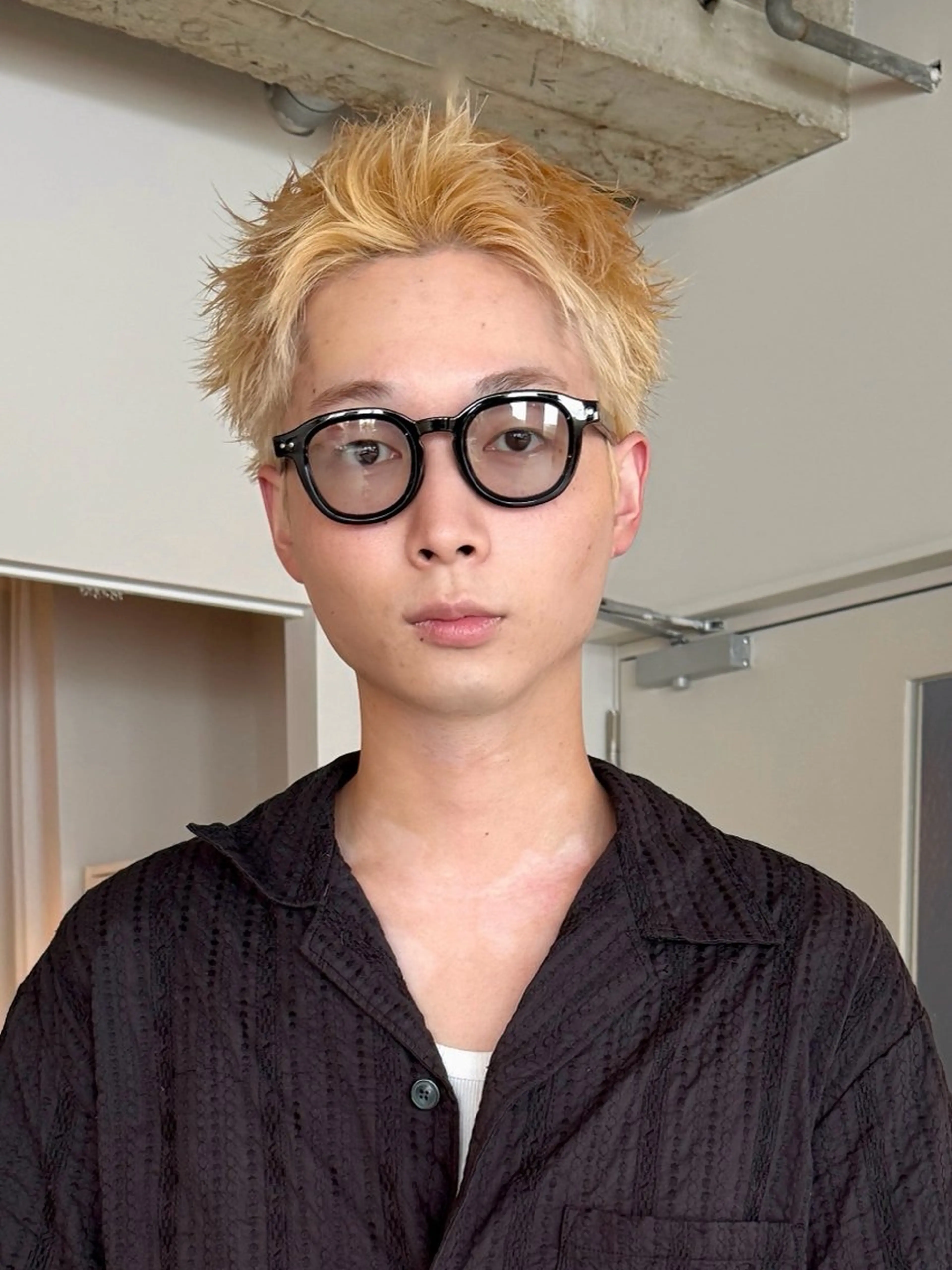 ショート カラー ブリーチ ヘアカラー 江﨑 一葉のヘアスタイル