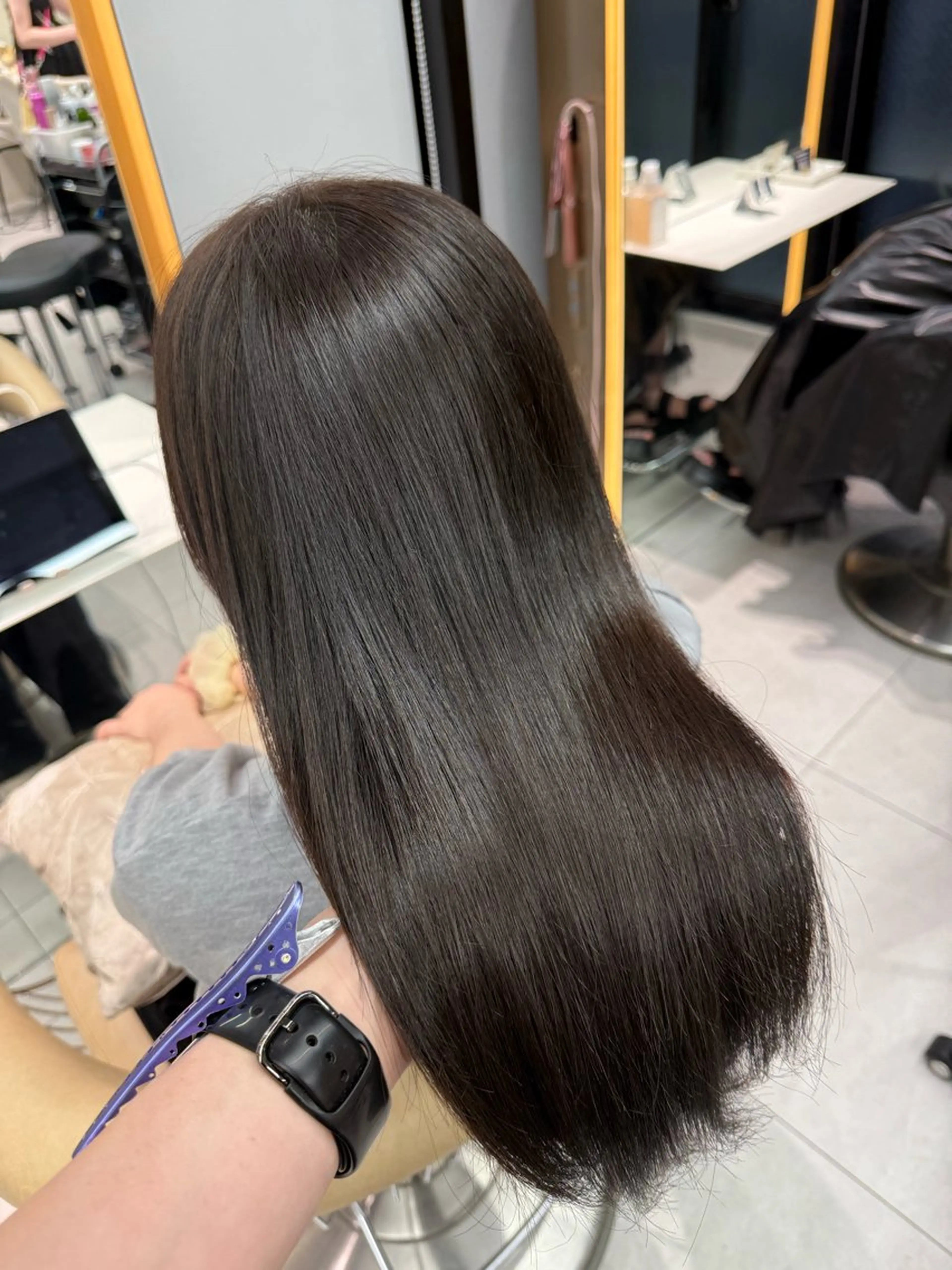 セミロング カラー カット ヘアカラー トリートメント shion 透明感カラーのヘアスタイル