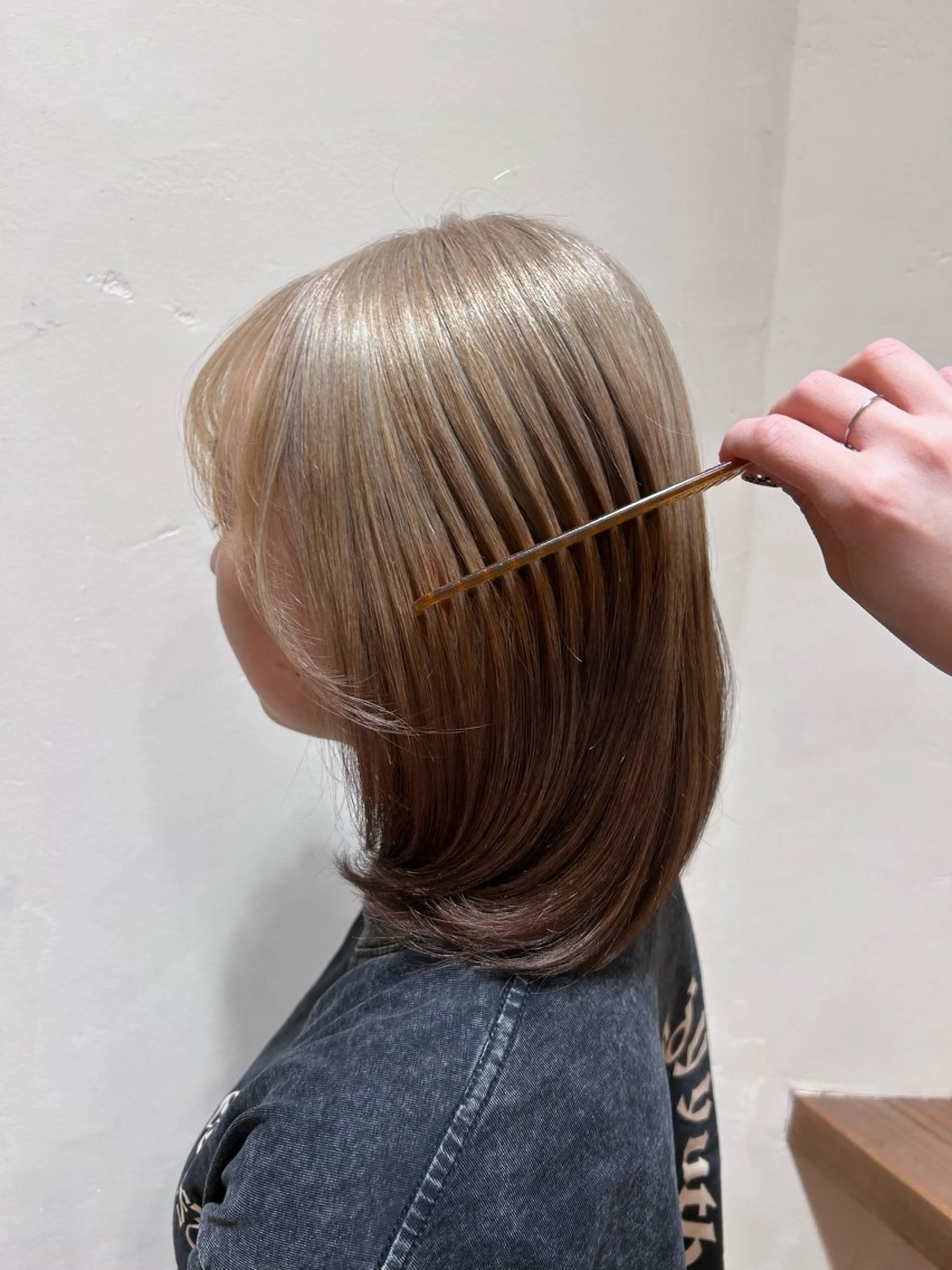 ミディアム カラー ブリーチ ヘアカラー 大髙 まりののヘアスタイル