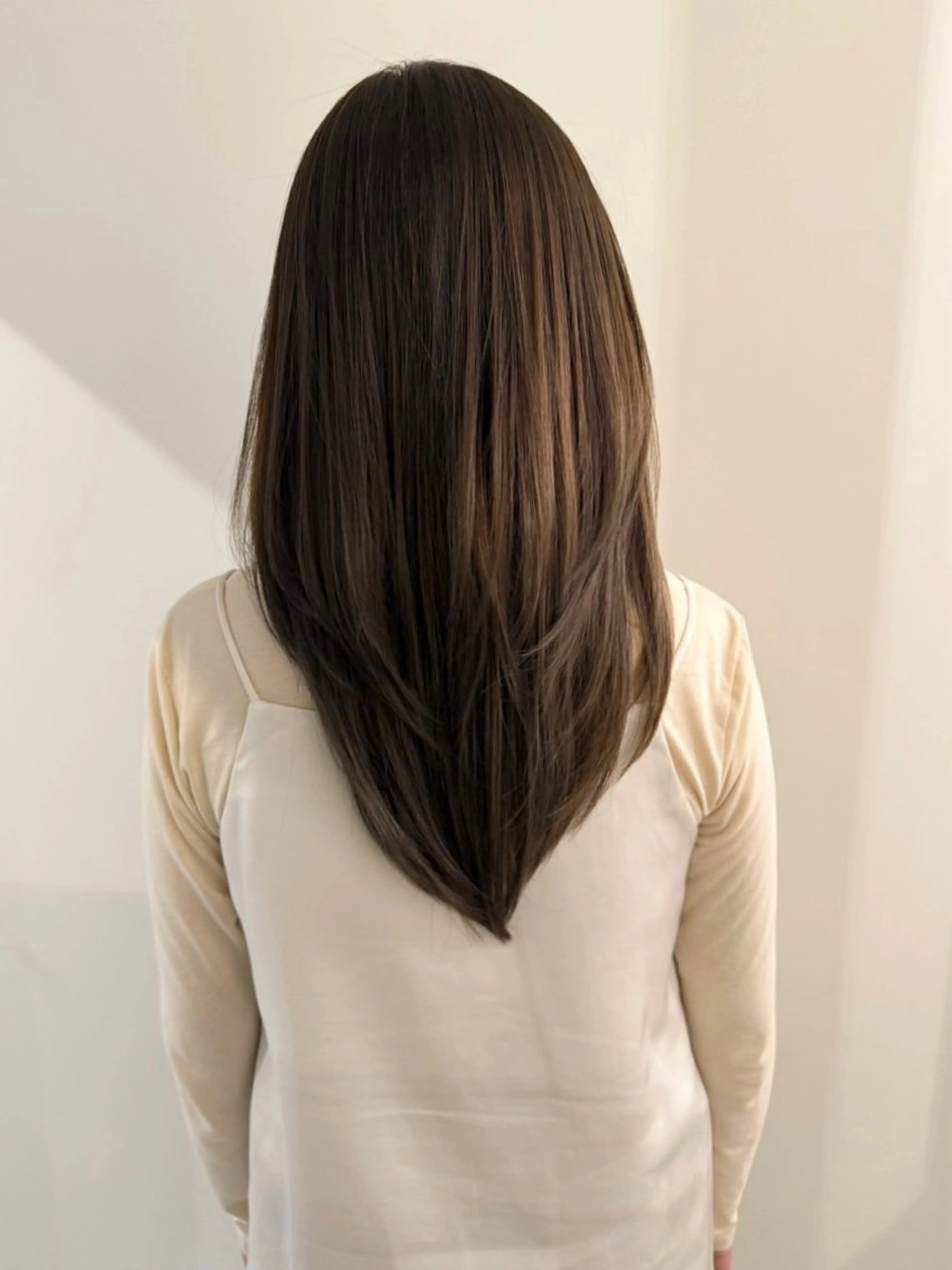 ロング カラー ベージュカラー オリーブベージュ カット ヘアカラー トリートメント 渋谷 留菜のヘアスタイル