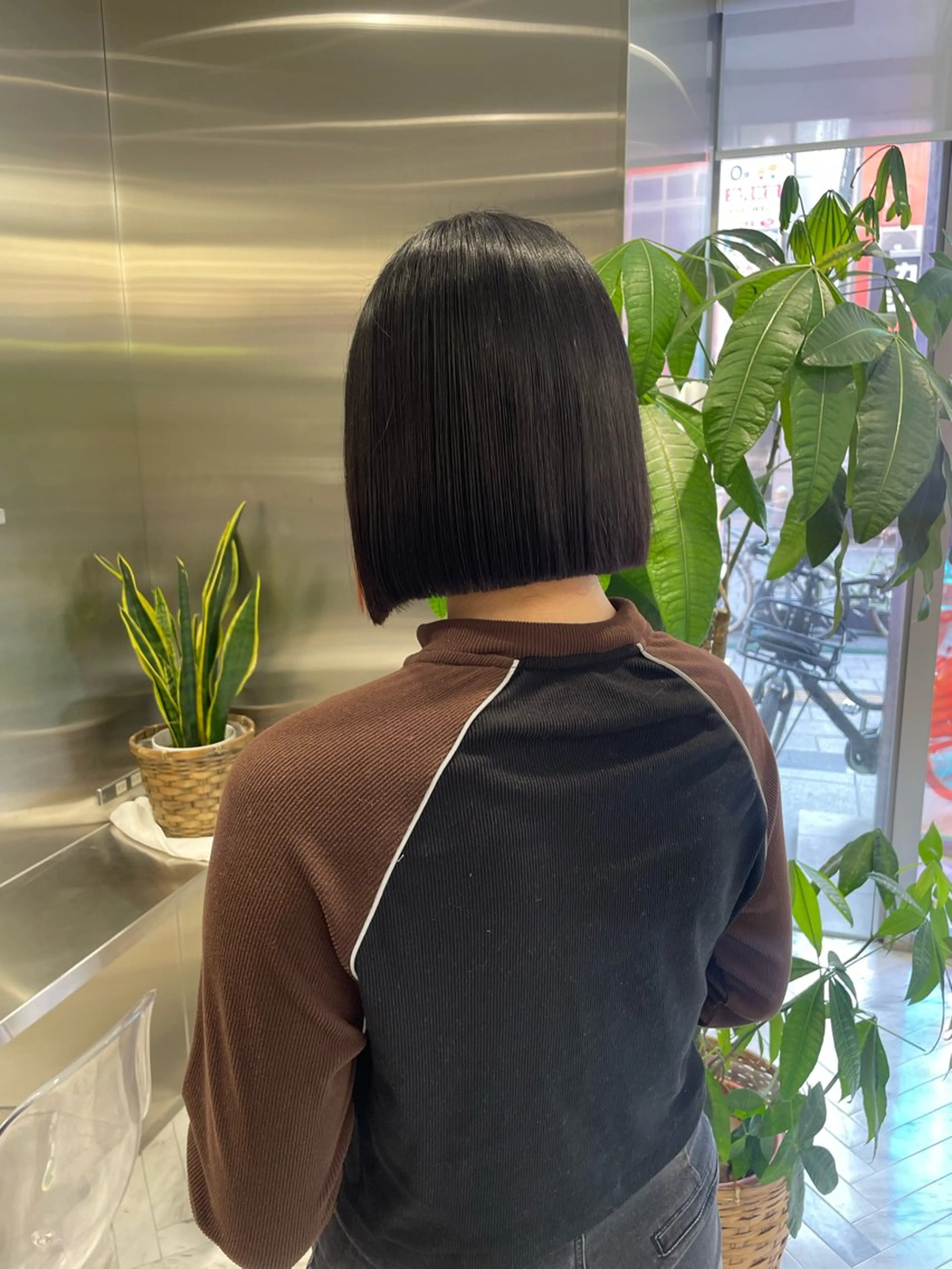 ミディアム 顔まわりレイヤー 顔周りカット 髪質改善 レイヤーカット トリートメント ARISA︎ メンズ特化/パーマのヘアスタイル