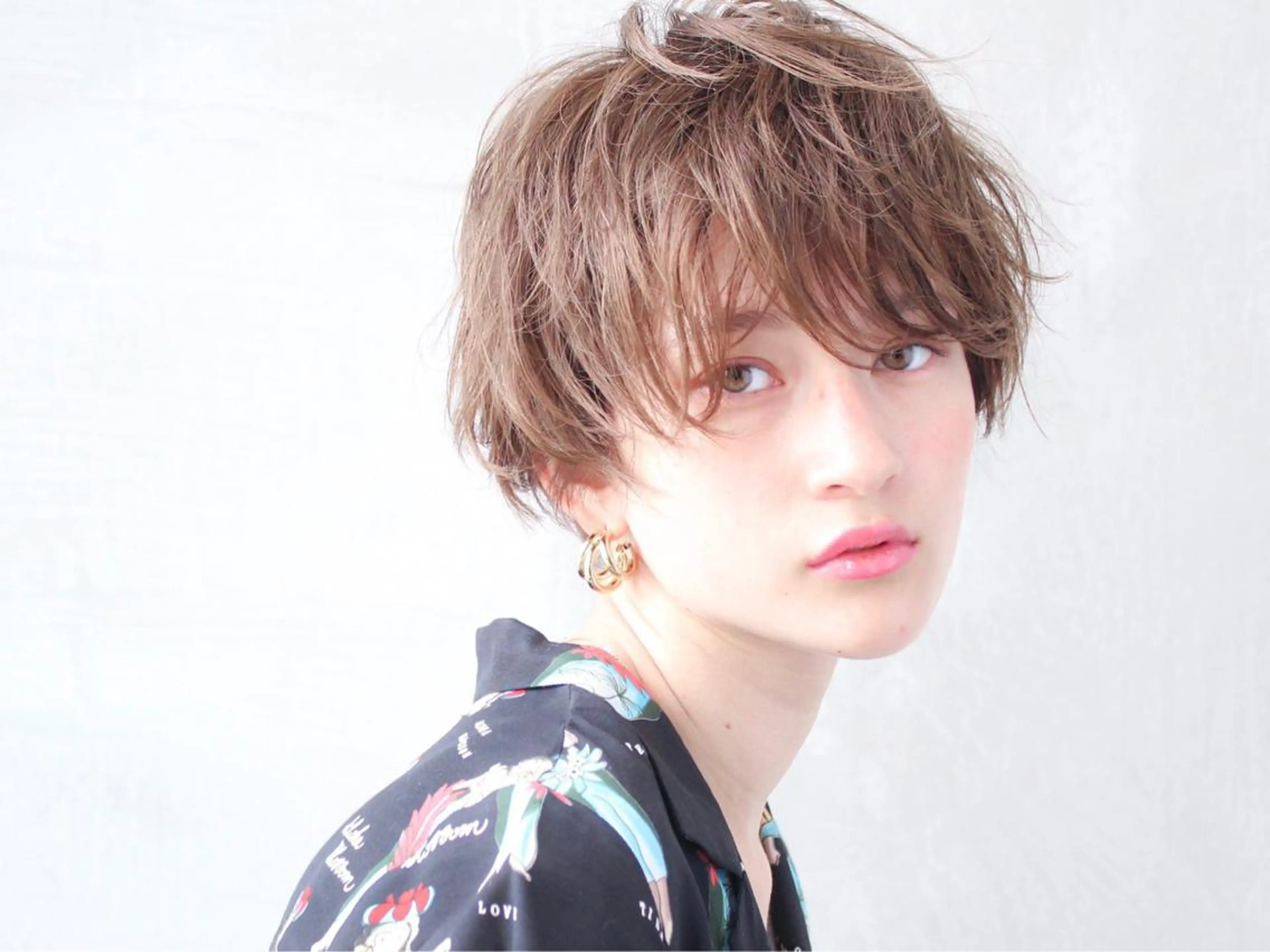 ショート カラー 🉐レイヤー/塩見 弘樹🉐渋谷のヘアスタイル