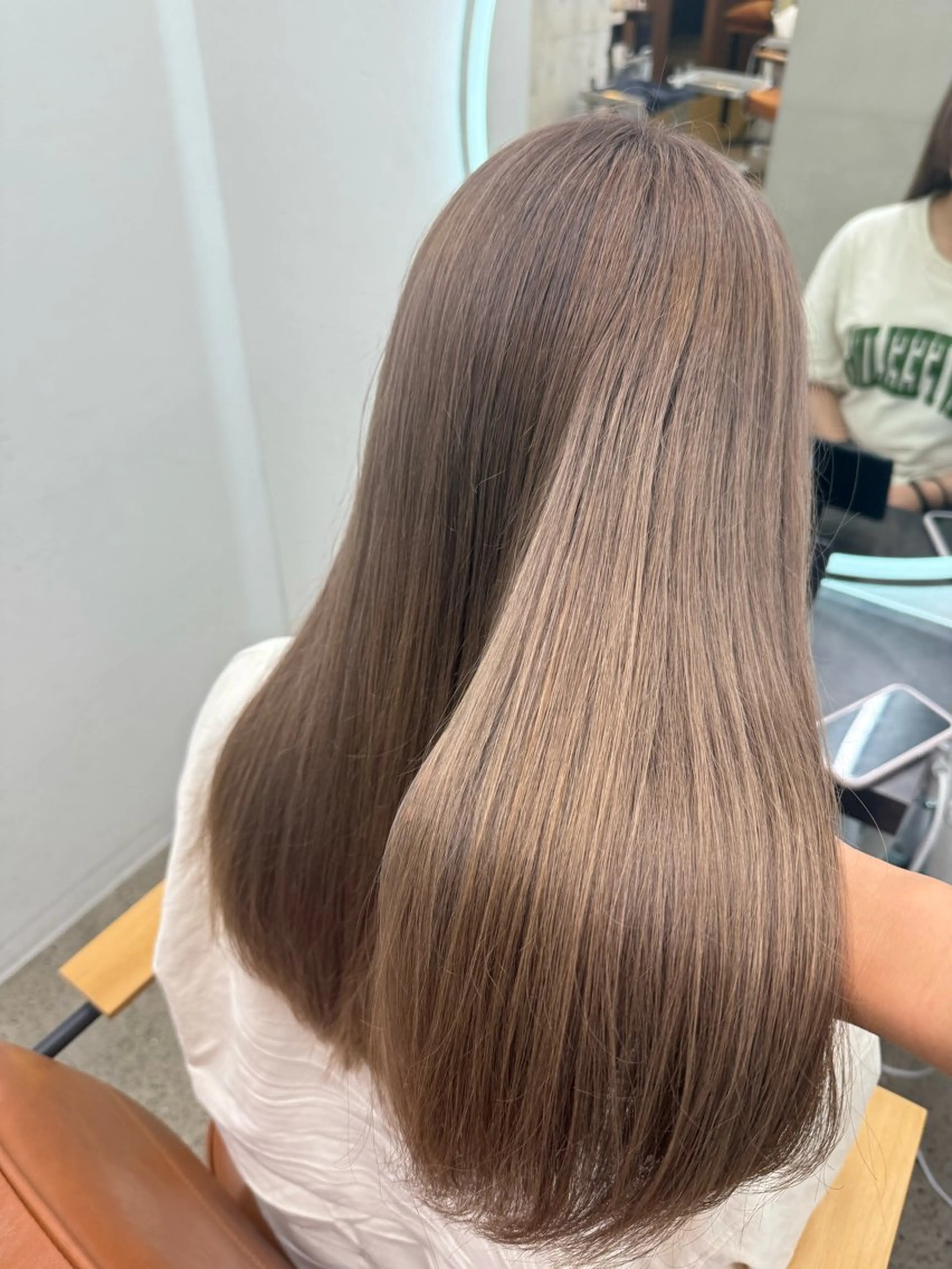 セミロング カラー ヘアカラー トリートメント 🪐レイヤー/抜け感 カラー/加野彩果🪐のヘアスタイル