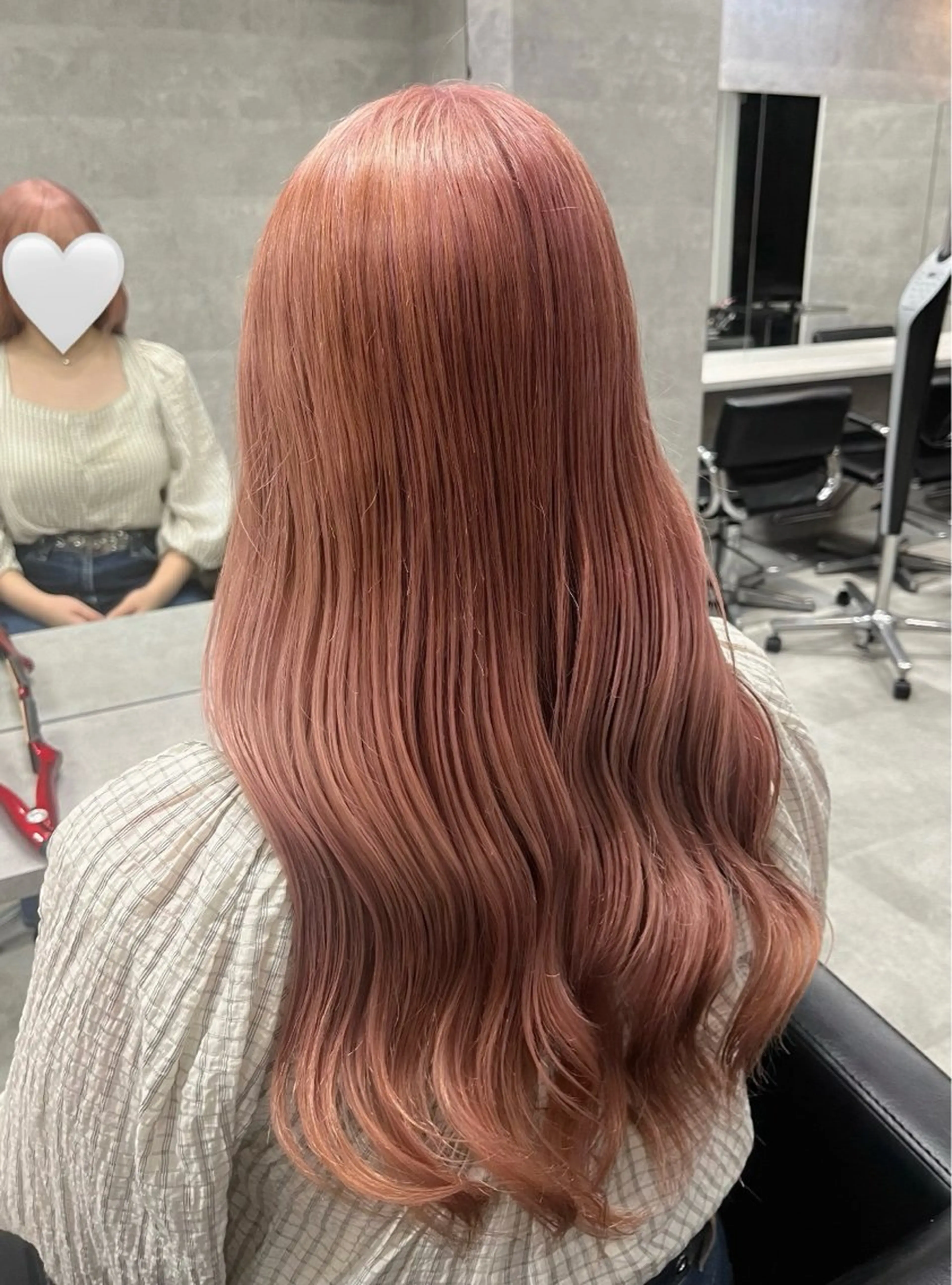 ロング カラー HOHOMI （ほほみ）のヘアスタイル