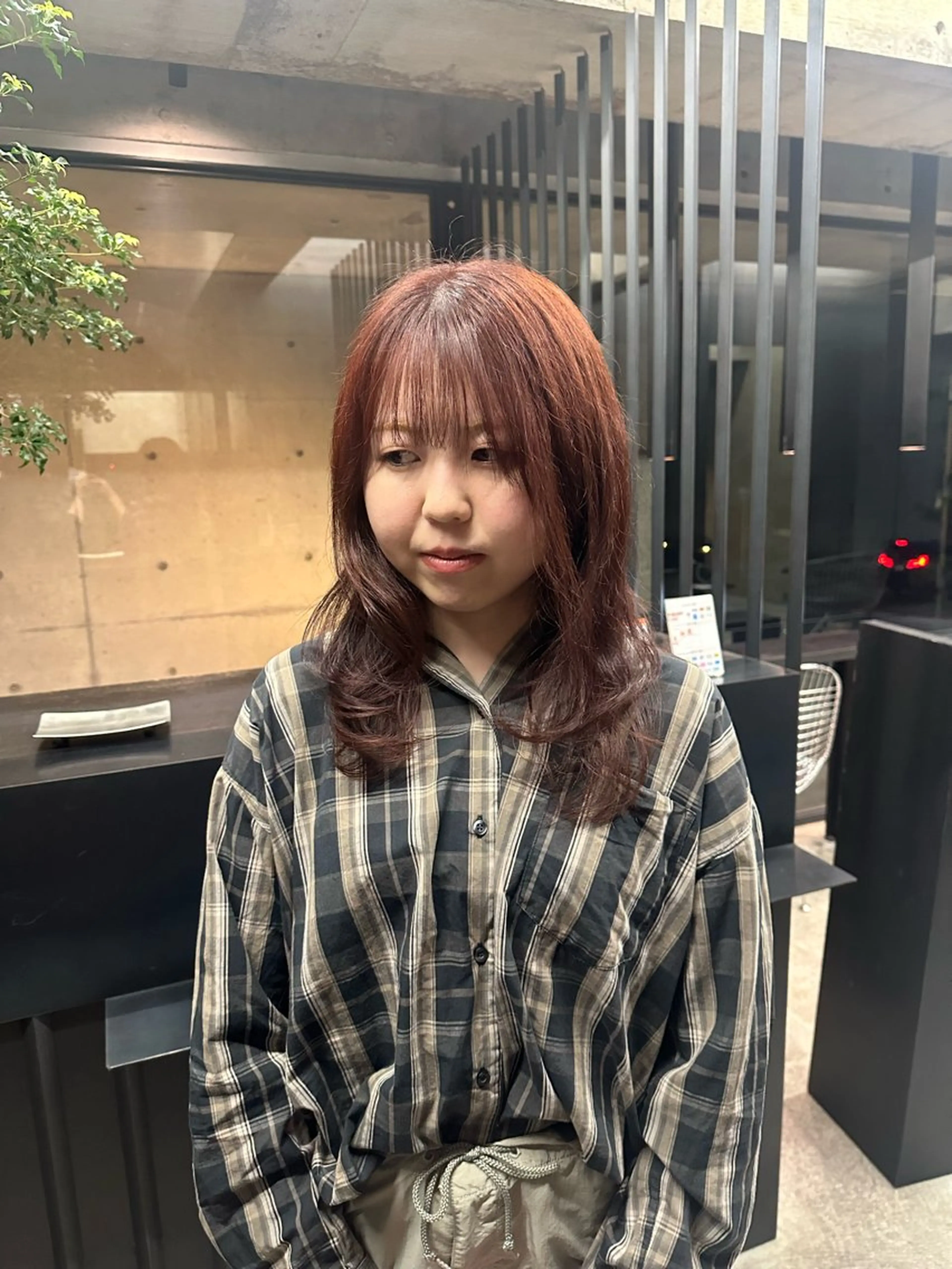 ミディアム カラー 西 美羽のヘアスタイル