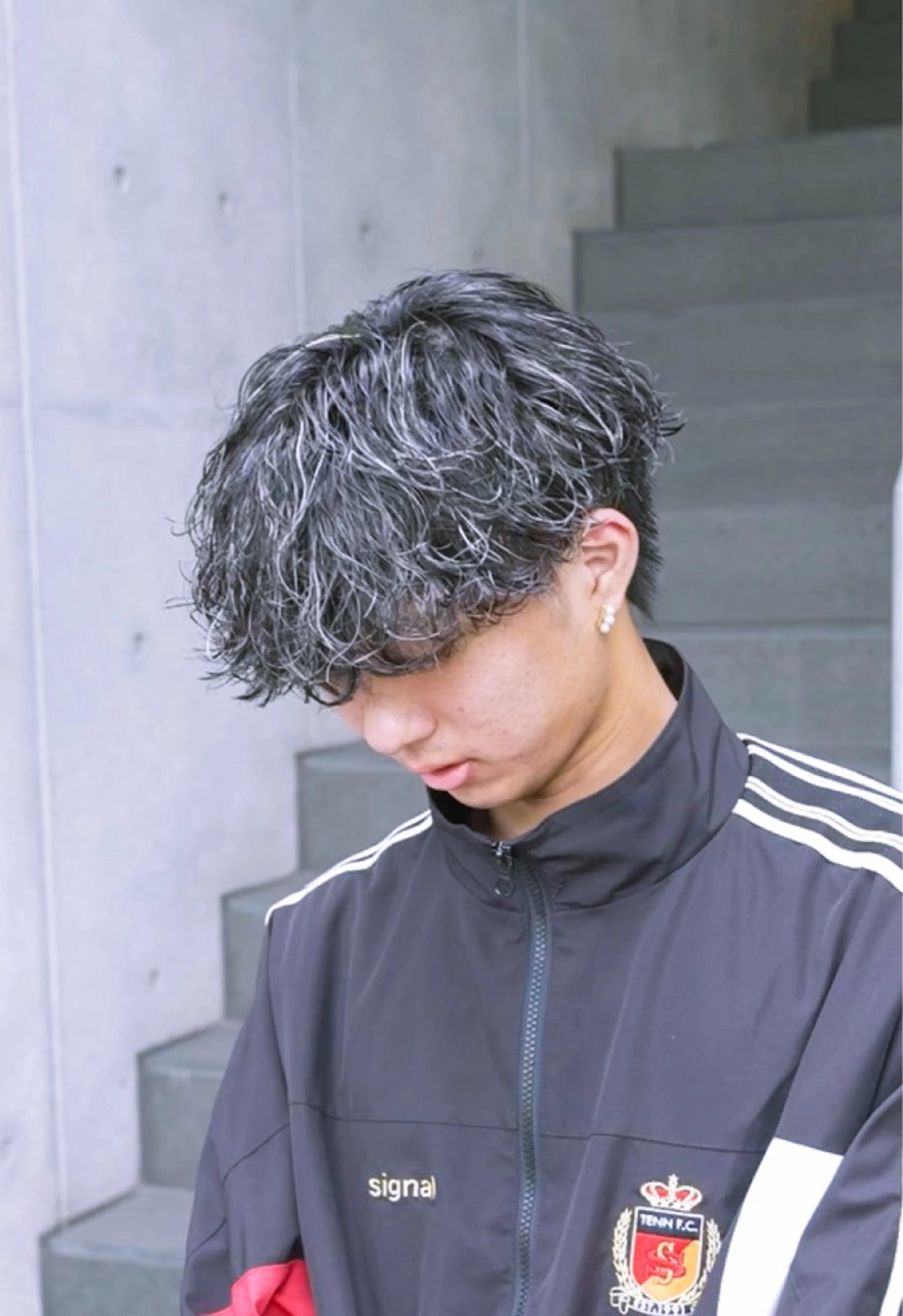 ショート カラー メンズ カット ヘアカラー パーマ スパイキーショート パーマ　具志堅　太志のヘアスタイル