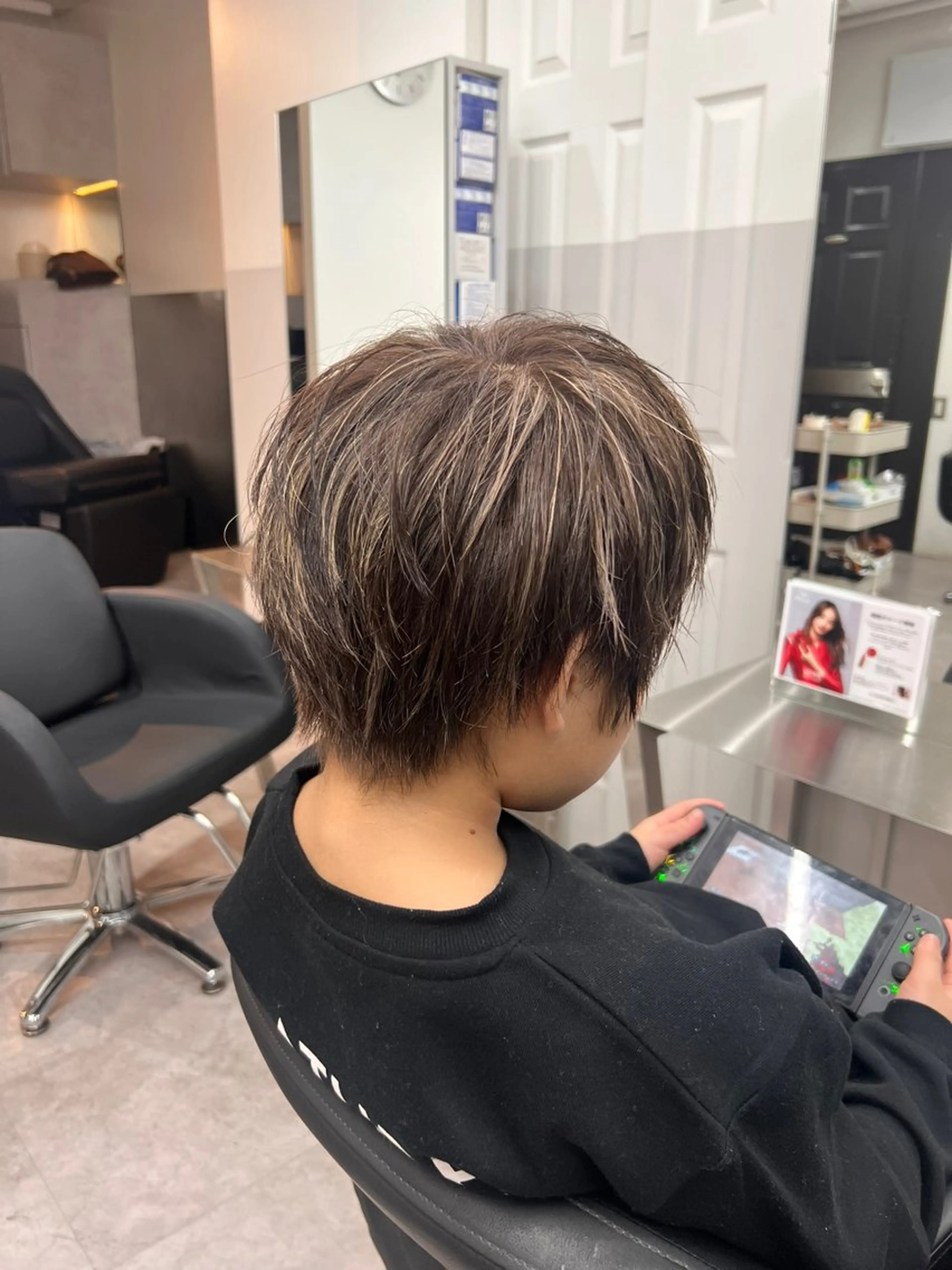 ショート カラー メンズ キッズ メンズブリーチ メンズハイライト ブリーチ ハイライトカラー ハイライト ヘアカラー D.I.E.V.A 渋谷所属・💕韓国レイヤー× 髪質改善 宮内諒のヘアスタイル