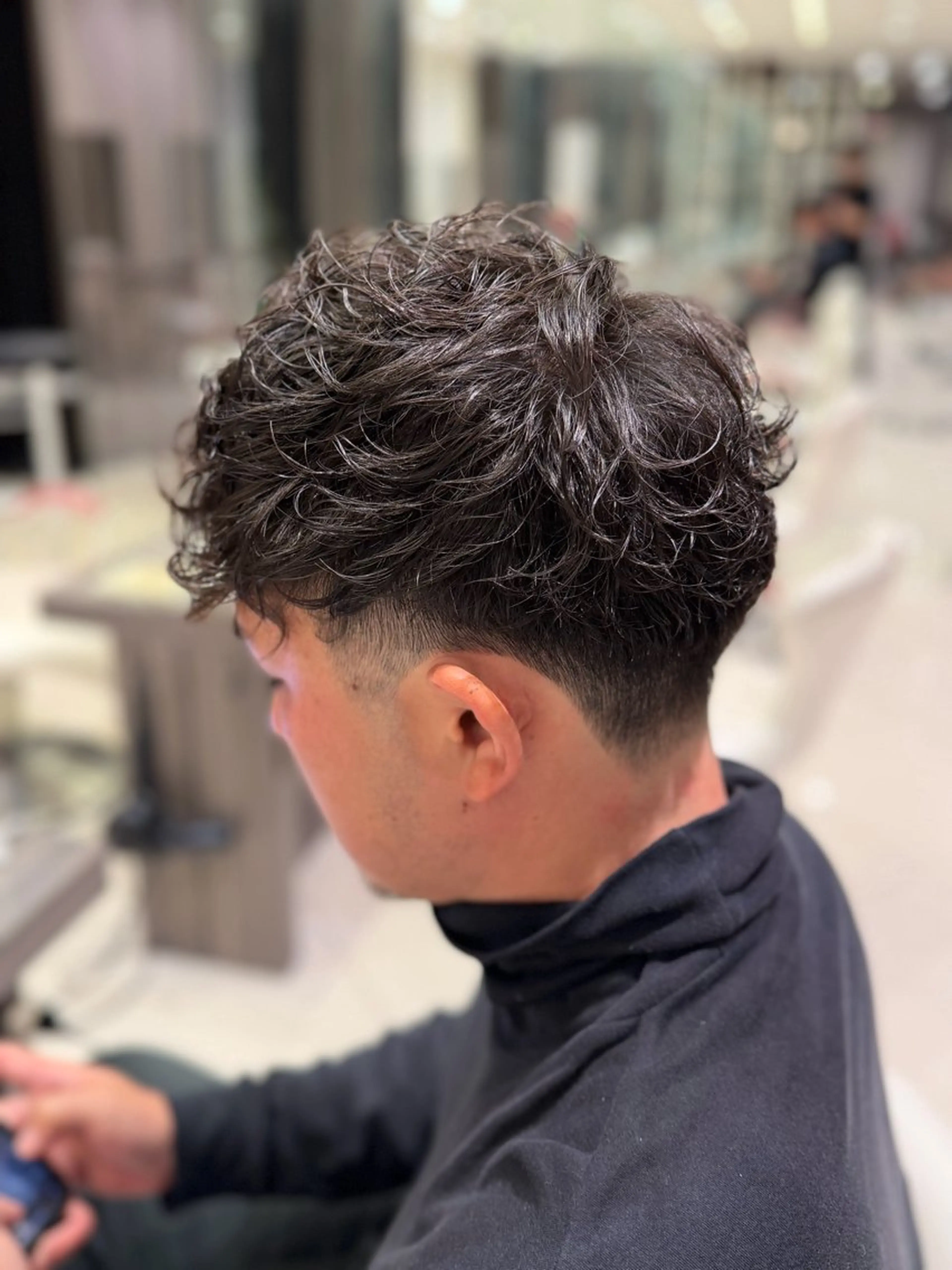 パーマ メンズ 鈴木 瑛介のヘアスタイル