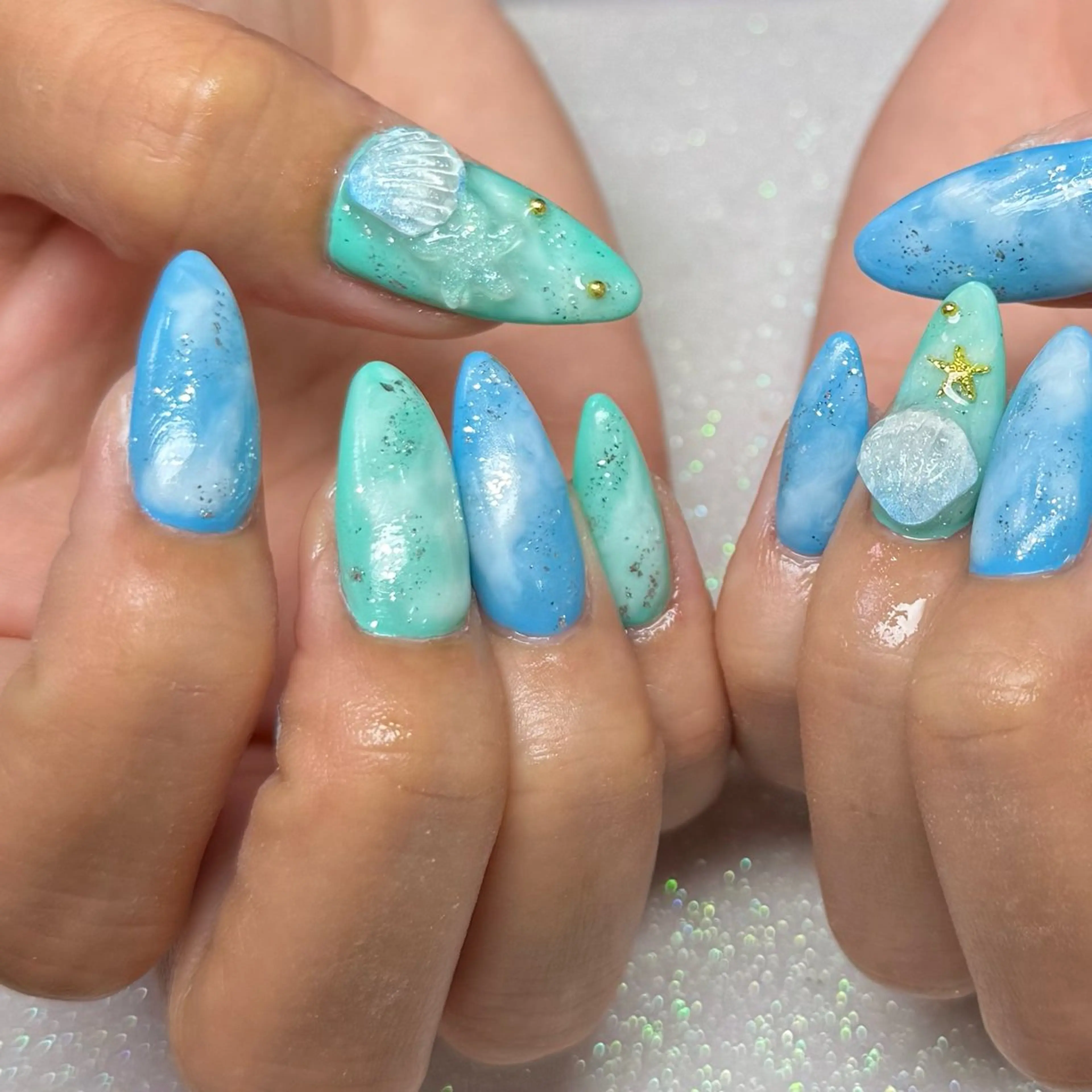 ネイル ハンドネイル VIERU 🌈🎀💖のネイルデザイン