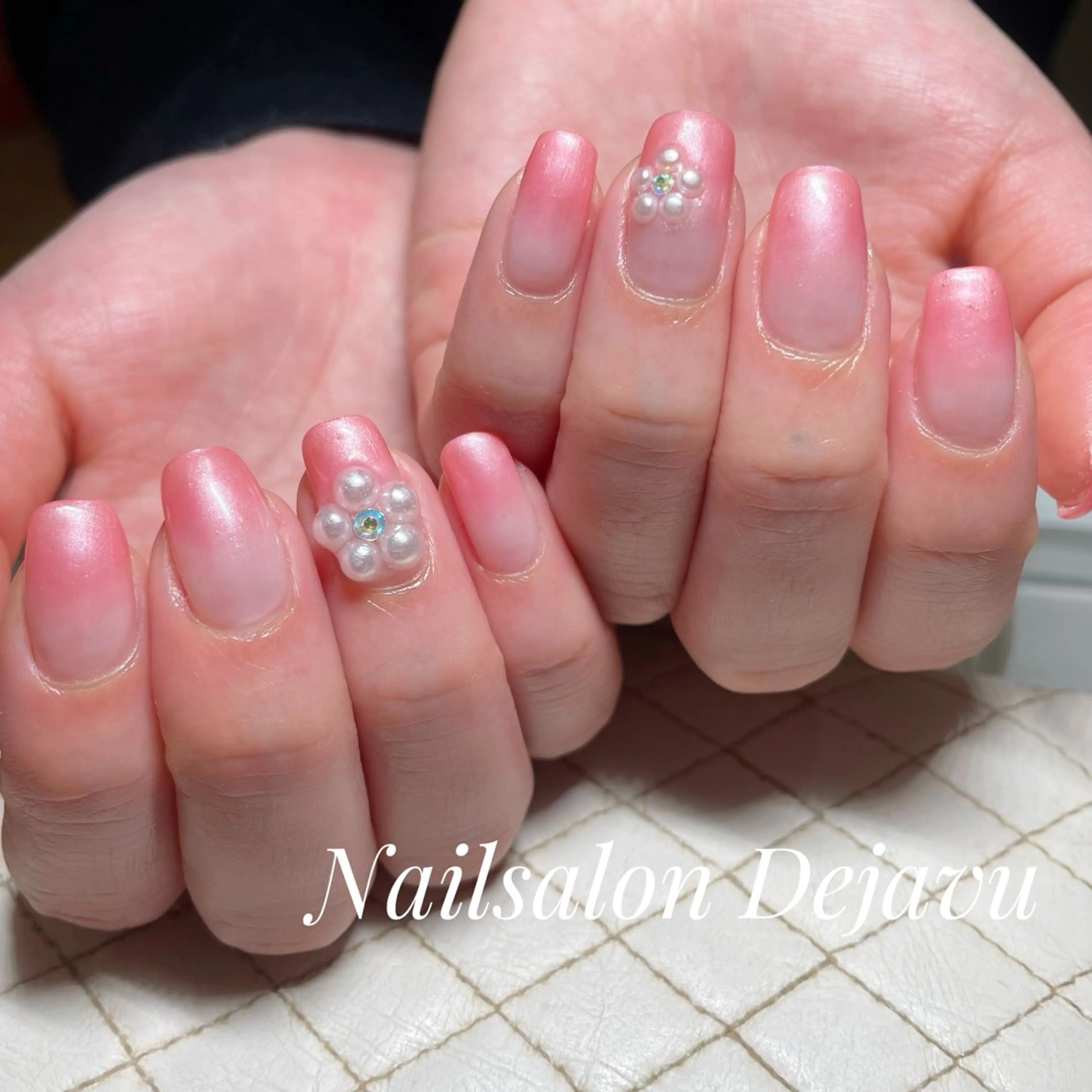 ネイル ストーンネイル ハンドネイル Nail salon Dejavu 🌿のネイルデザイン
