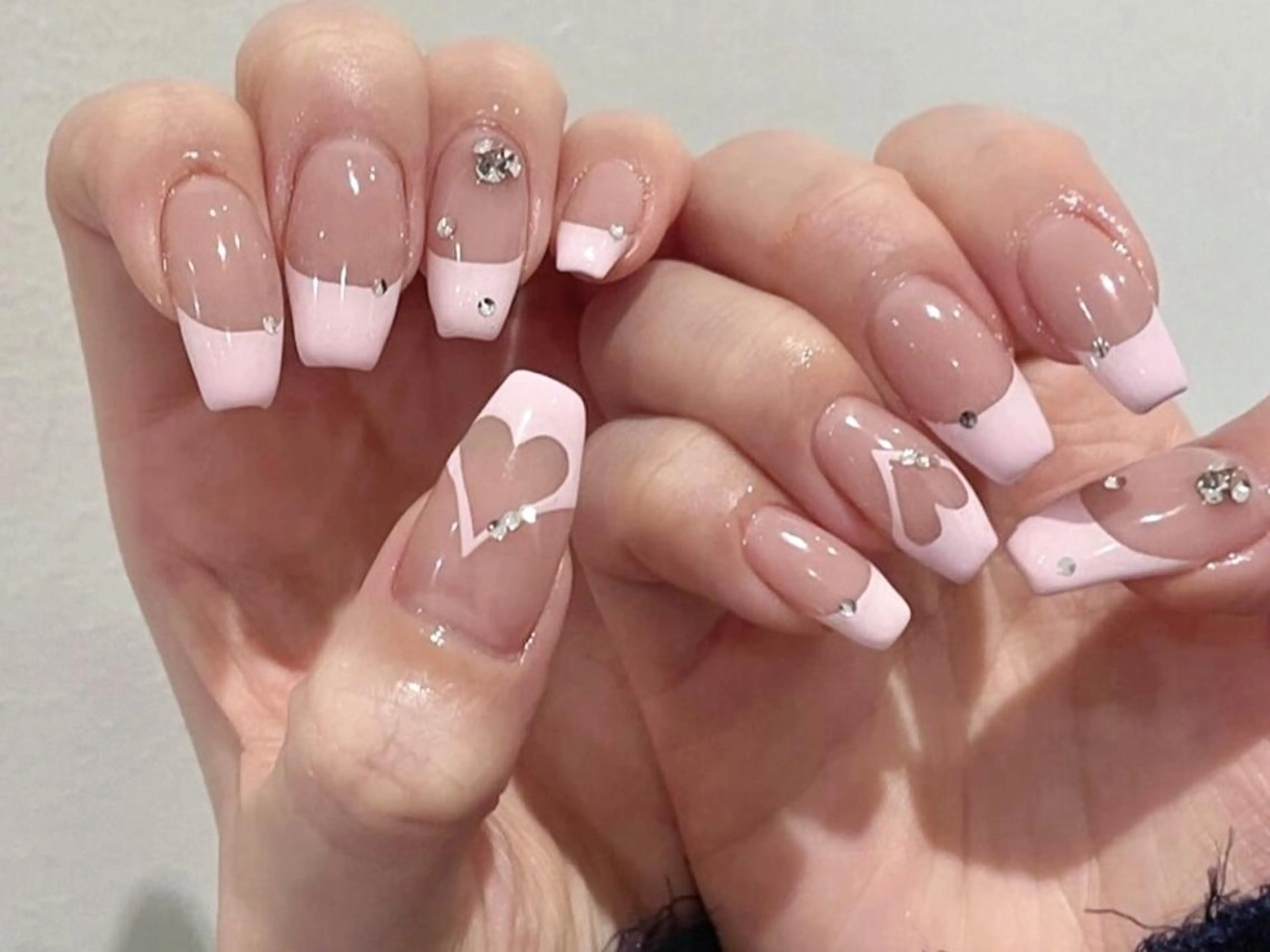 ネイル アートネイル 持ち込み Shis_🦄shi 韓国風キラキラネイルのネイルデザイン