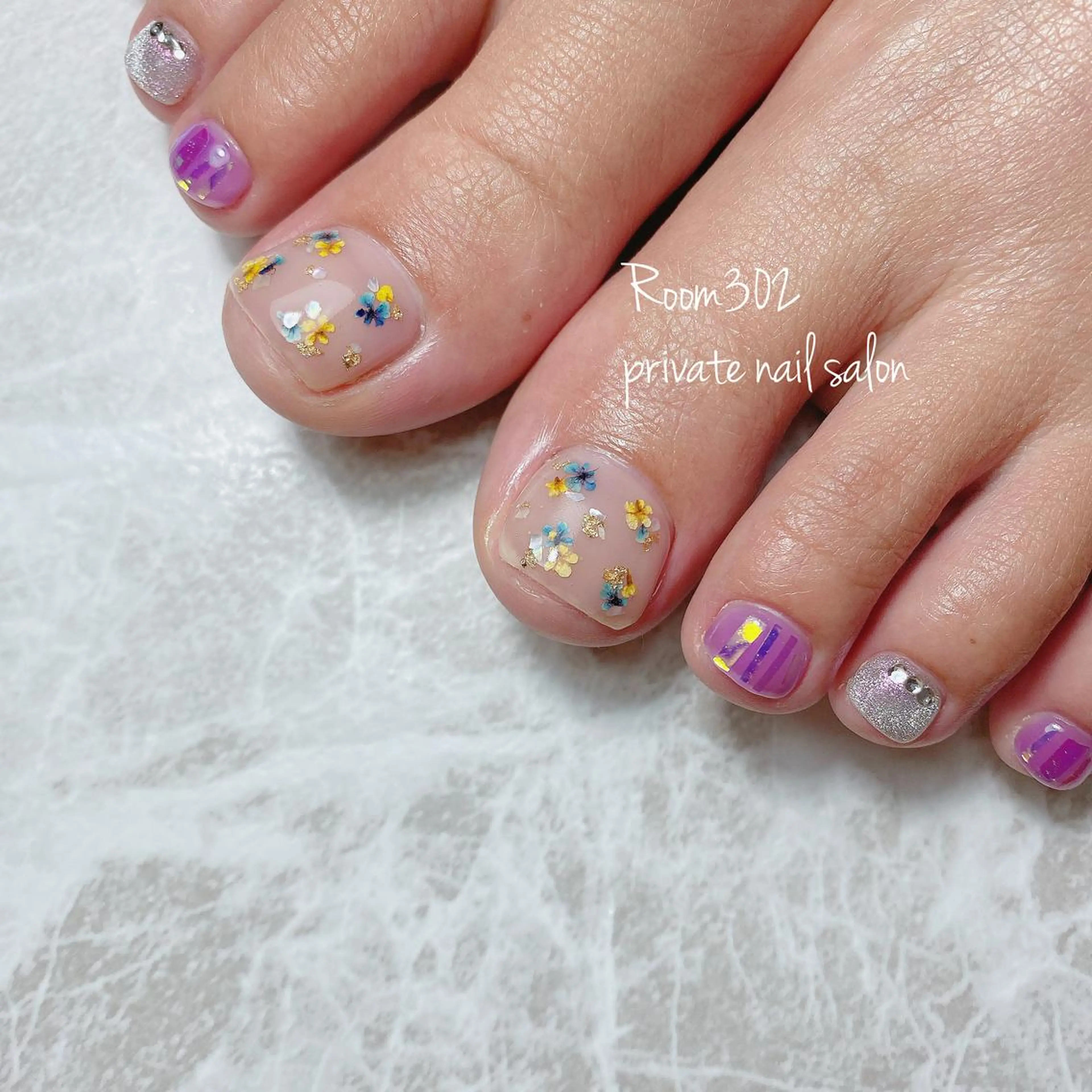ネイル フットネイル Room 302のネイルデザイン