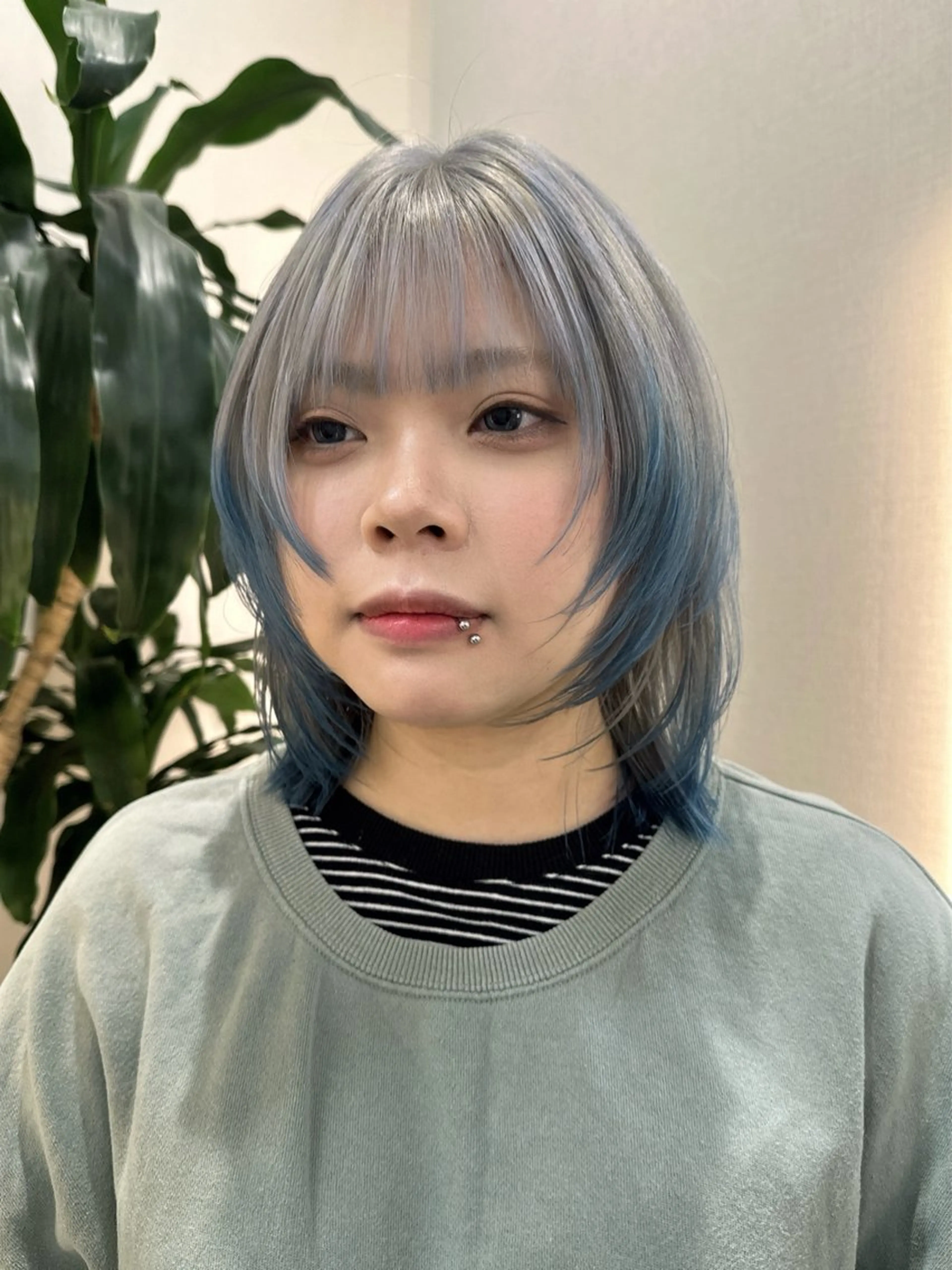 ミディアム カラー アクアカラー ブルーカラー カット ヘアカラー トリートメント 🦋レイヤーカット ミドリカワ🦋のヘアスタイル