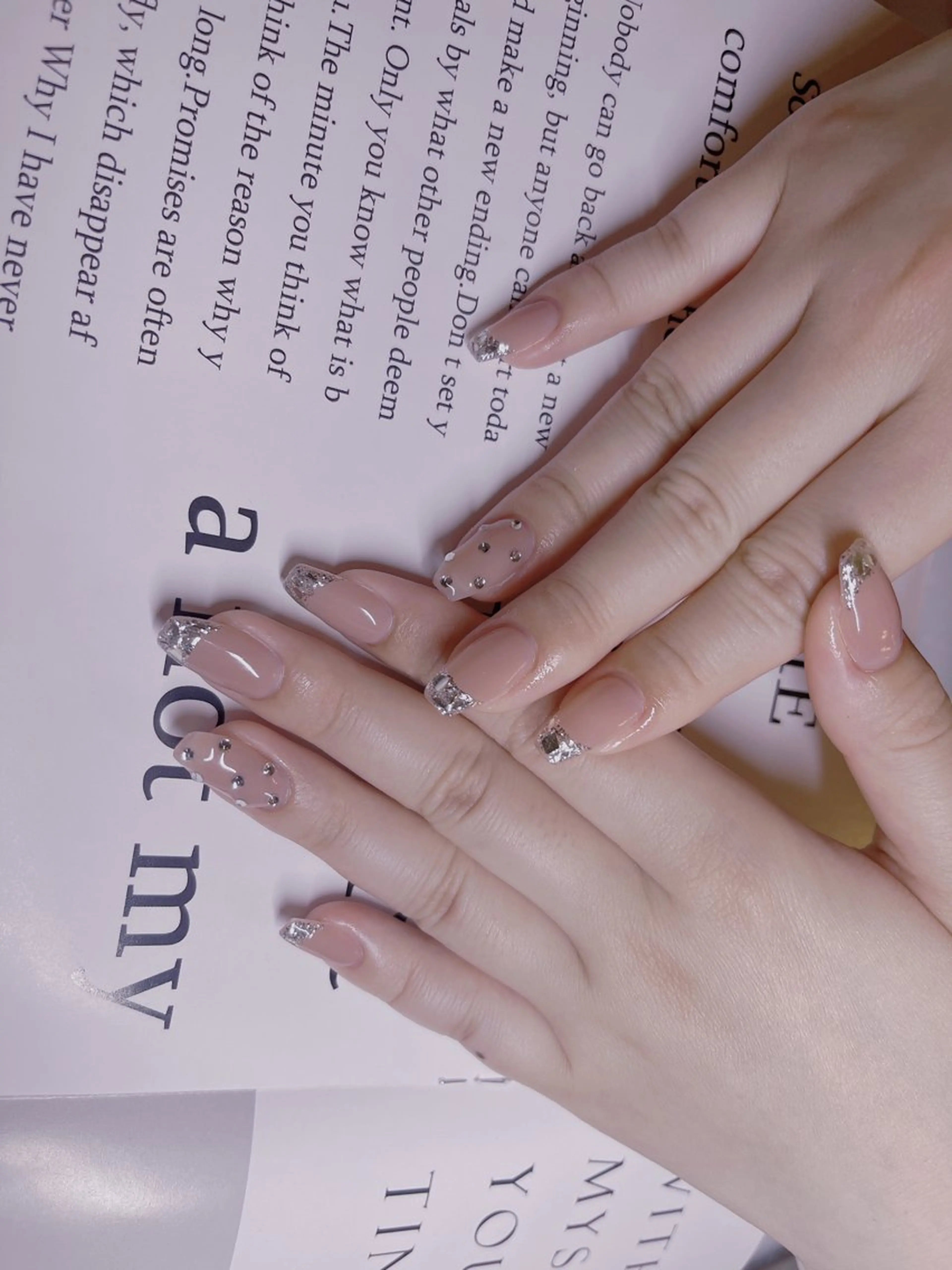 ネイル アートネイル フレンチネイル ガラスフレンチ シンプルネイル ハンドネイル NARUMI nail*eyeのネイルデザイン