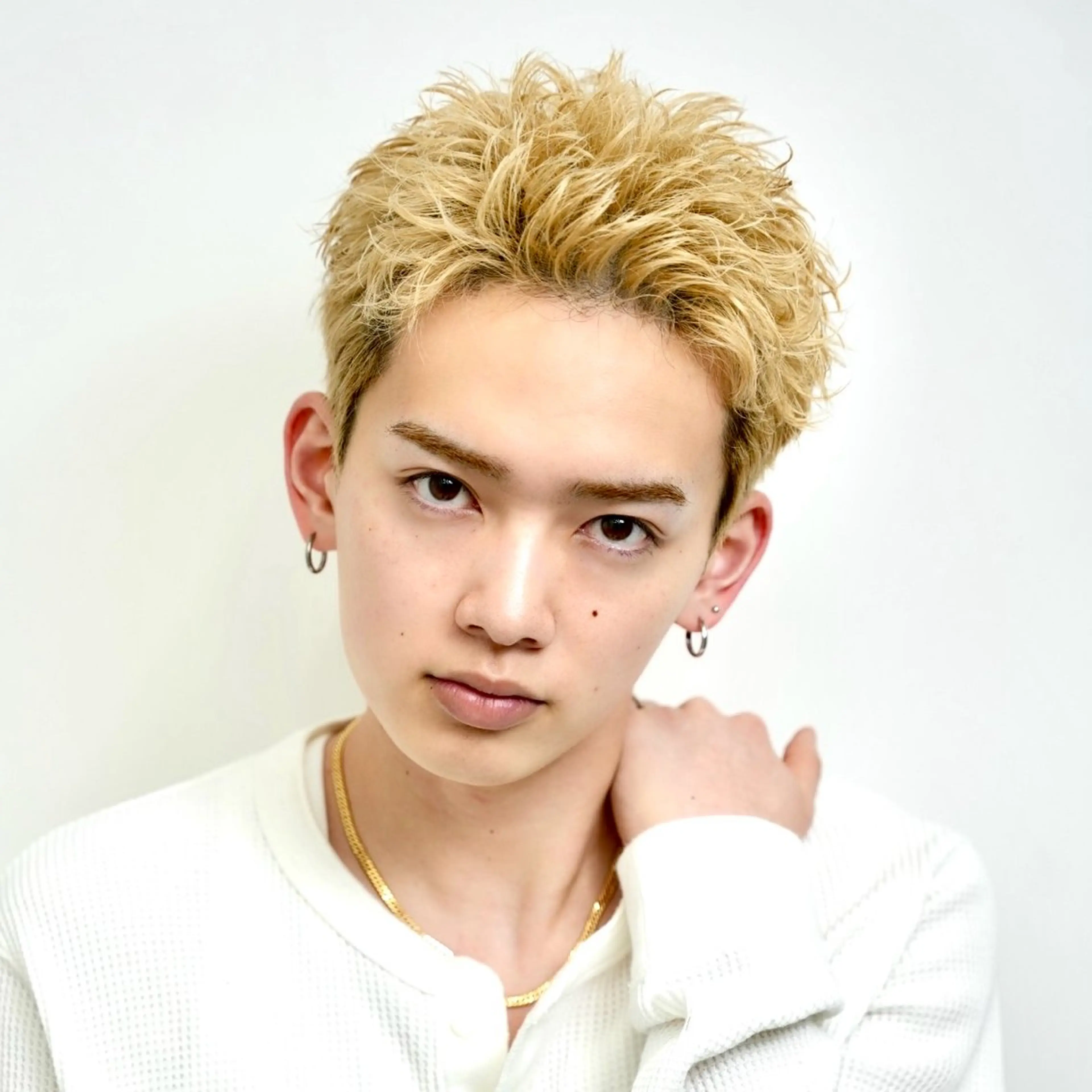 ショート カラー パーマ メンズ スパイキーショート ショートヘア 🔥メンズ極🔥韓国 シャドウ/波巻き柿崎のヘアスタイル