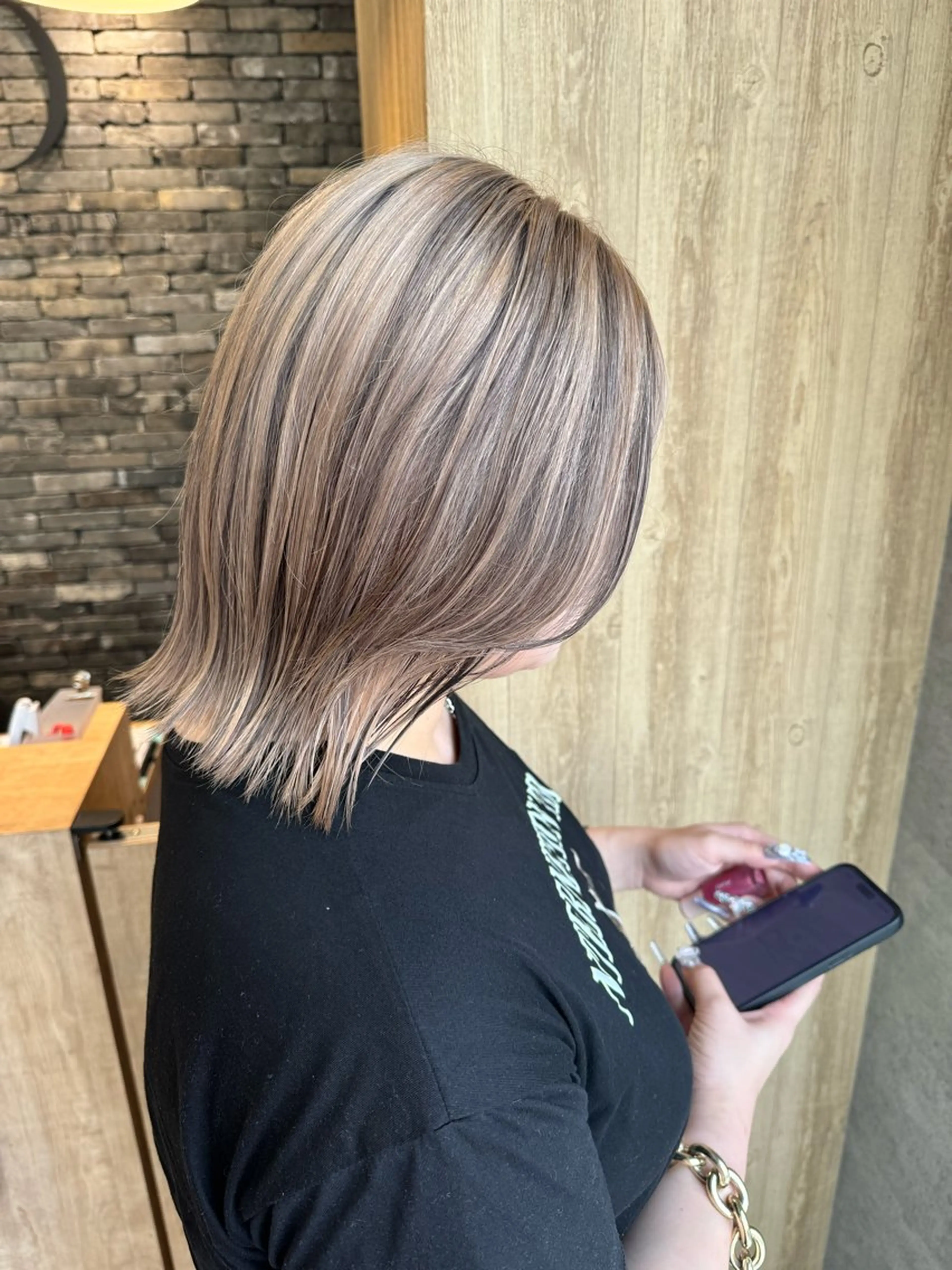 ミディアム 山口 明日花のヘアスタイル