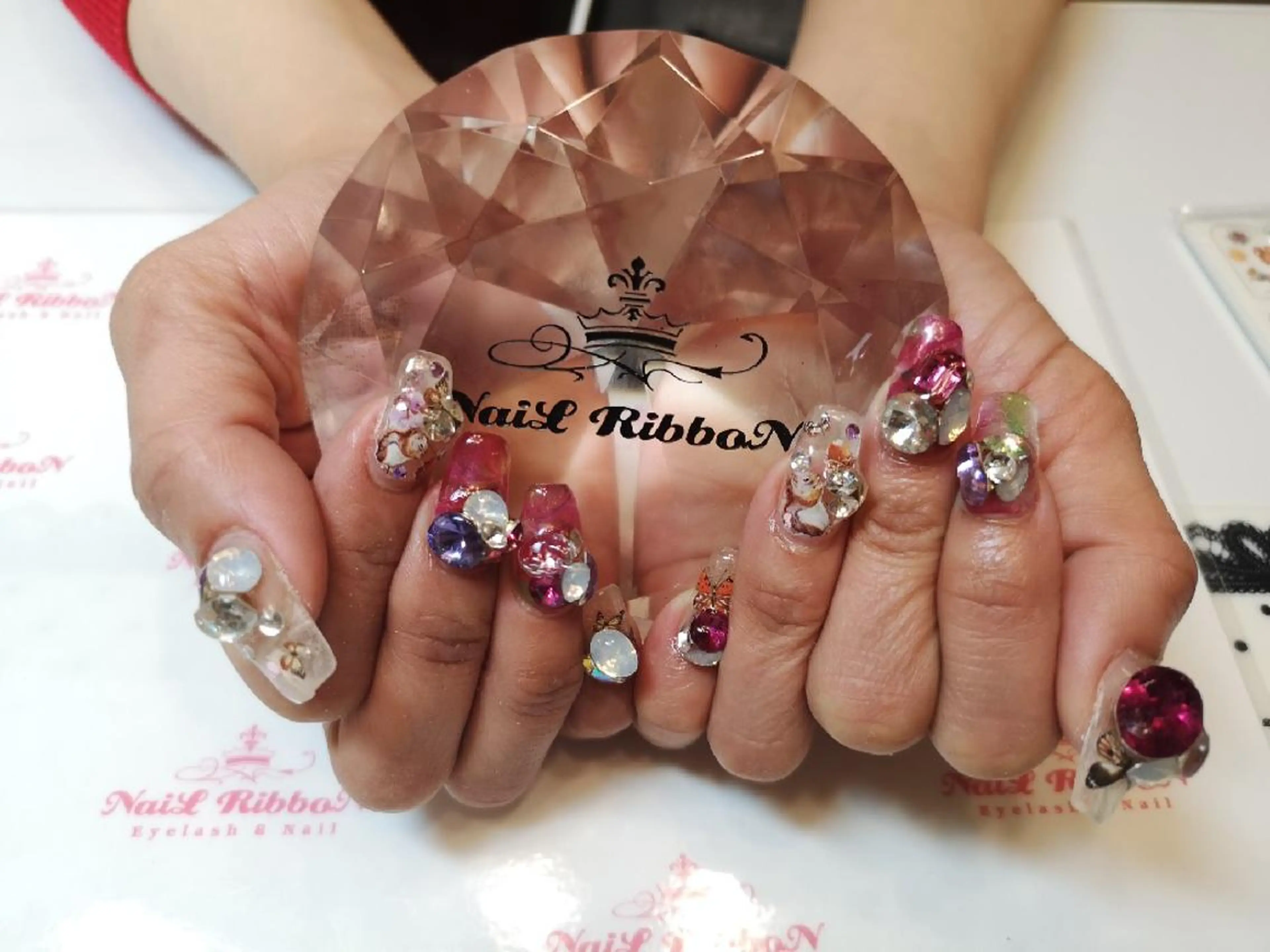 ネイル ネイルリボン 受付スタッフのネイルデザイン