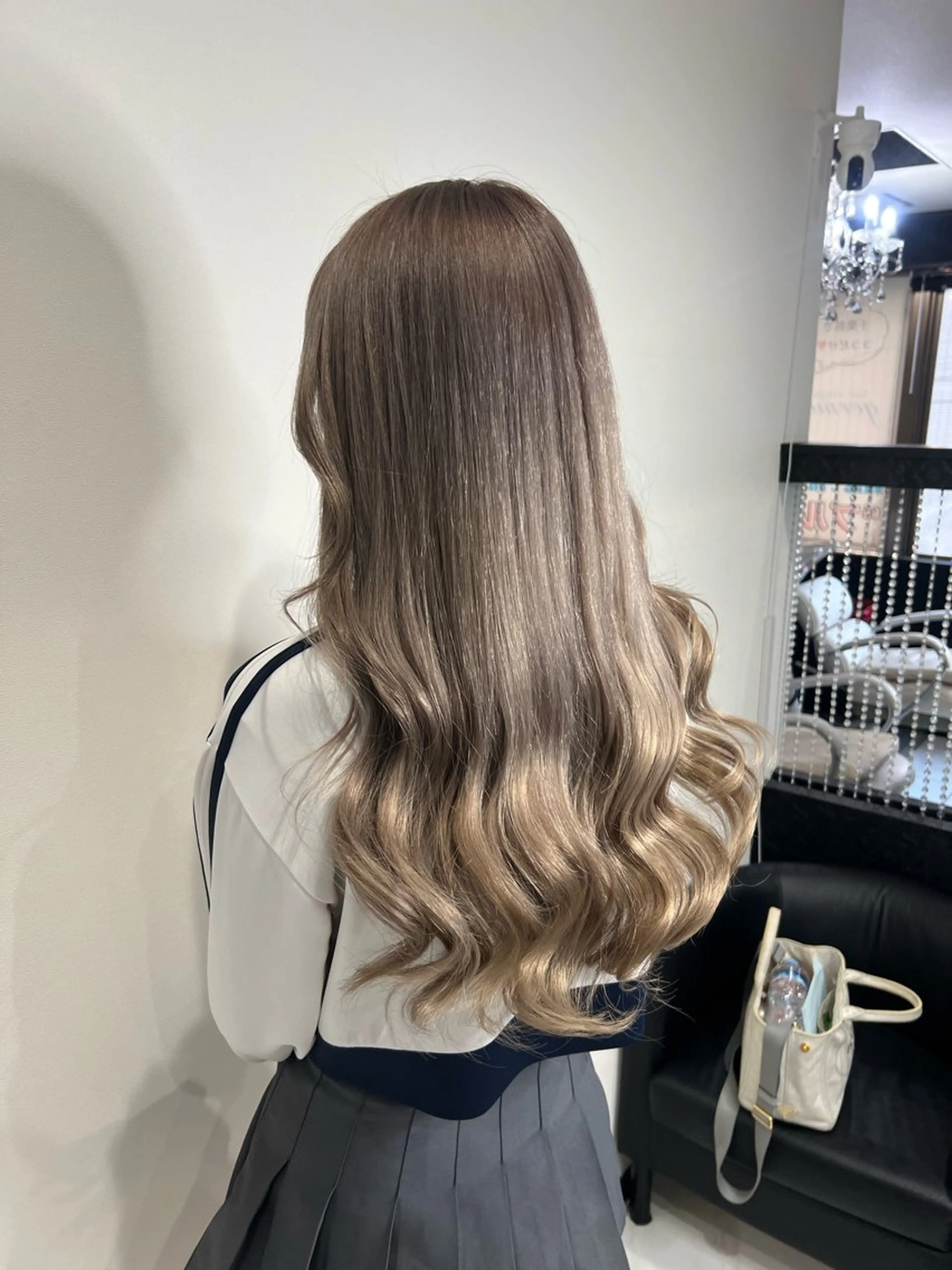 ロング カラー ベージュカラー ブリーチ ケアブリーチ ミルクティーベージュ トリートメント ヘアカラー トリートメント YUDU🍊 germe/ジェルムのヘアスタイル