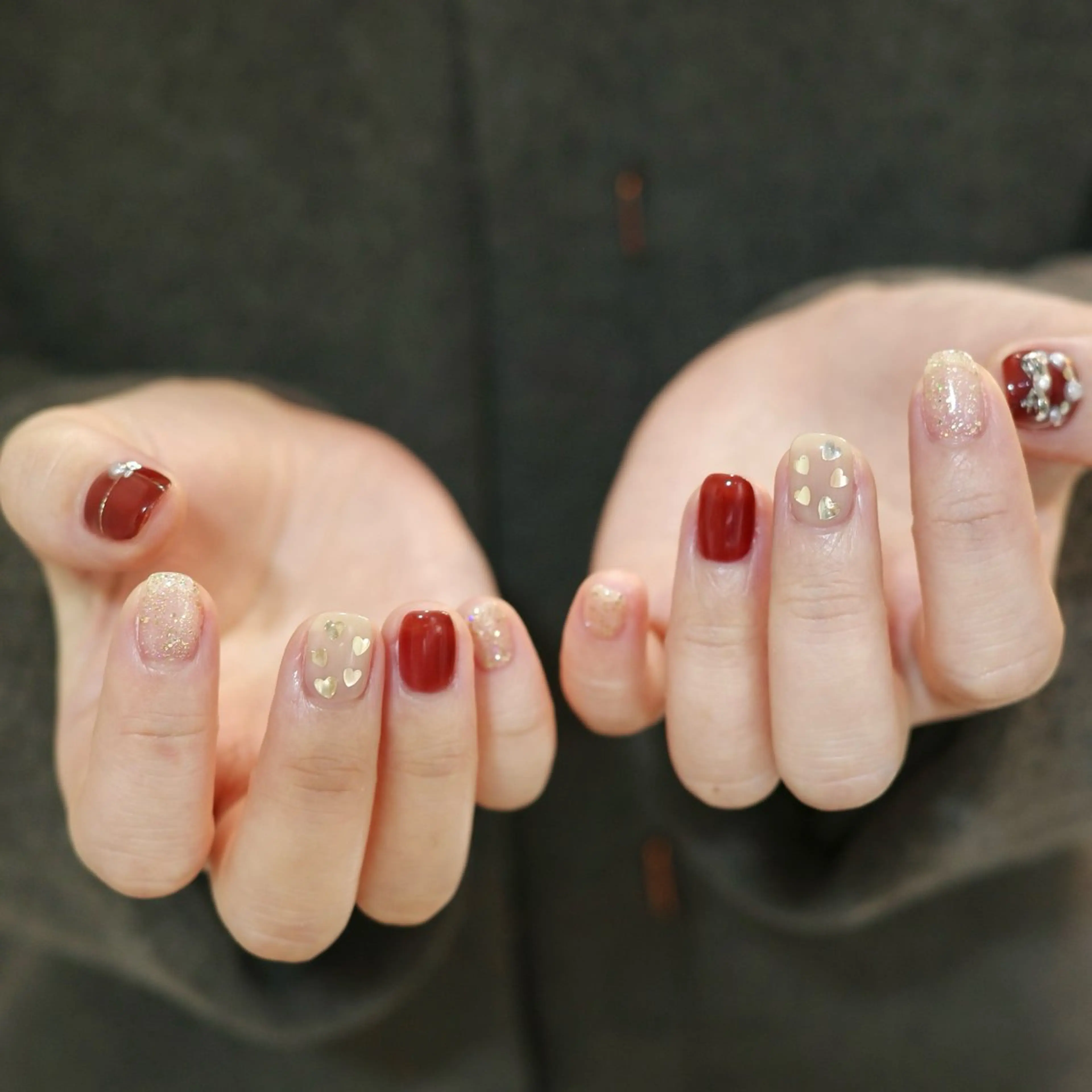 ネイル オーロラネイル ボルドー ゴールド ハート 冬ネイル ハンドネイル pointillé .ayaのネイルデザイン