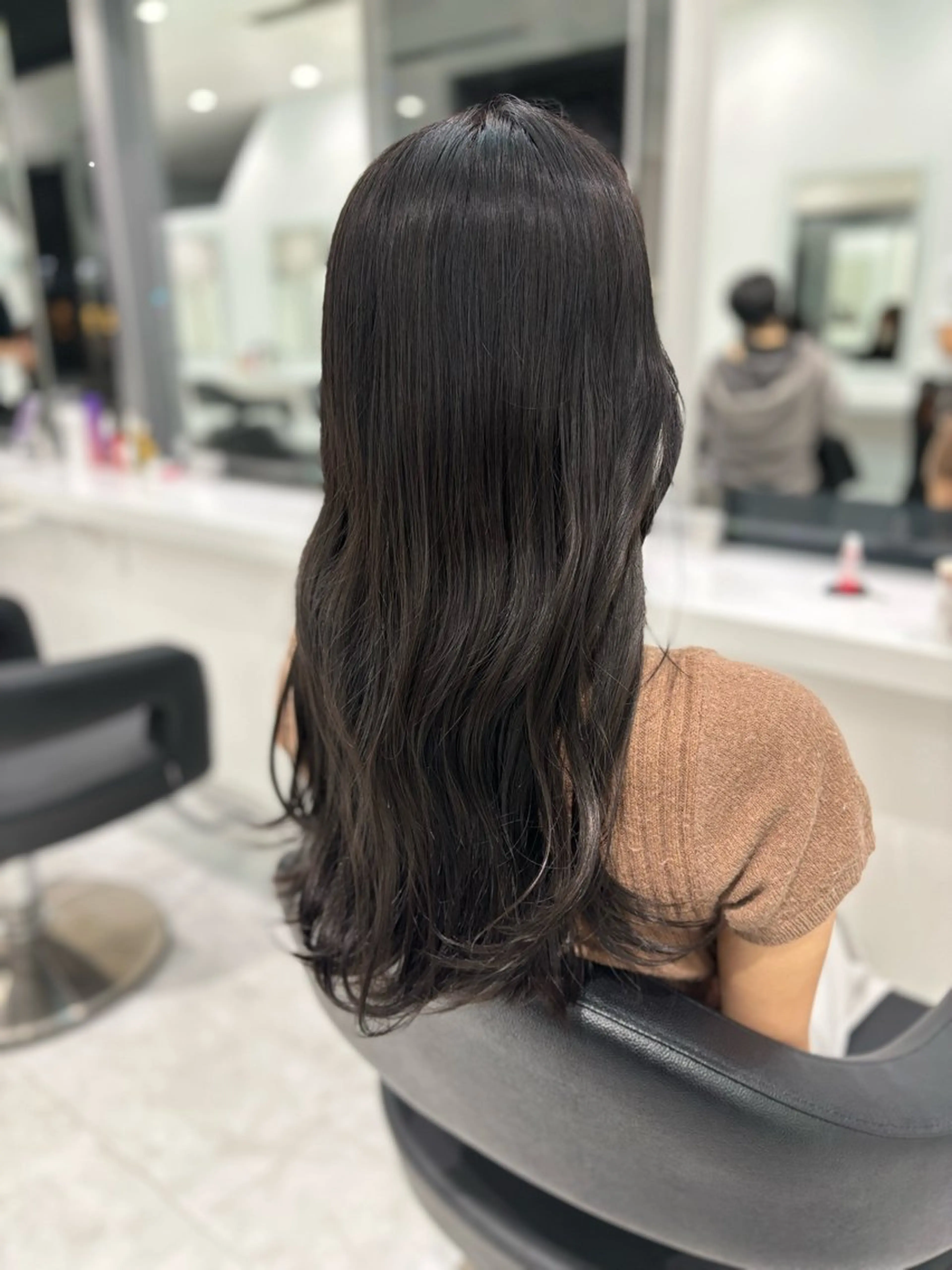 ロング カラー ヘアカラー トリートメント ヘッドスパ ヘアセット 流行りの透明感カラー ×縮毛矯正🤍ユウのヘアスタイル
