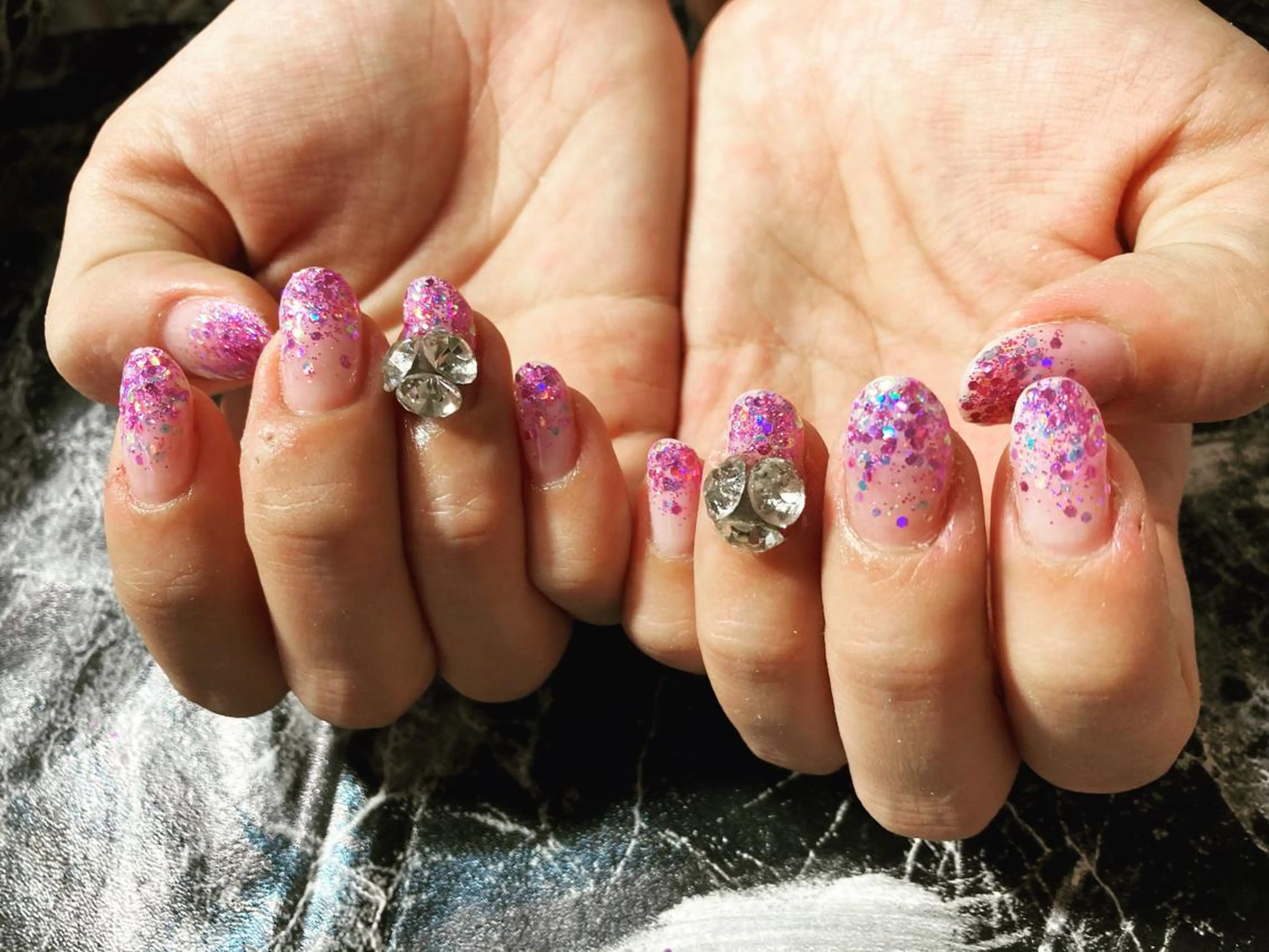 ミディアム ネイル ハンドネイル フットネイル ✴︎ Delightのネイルデザイン