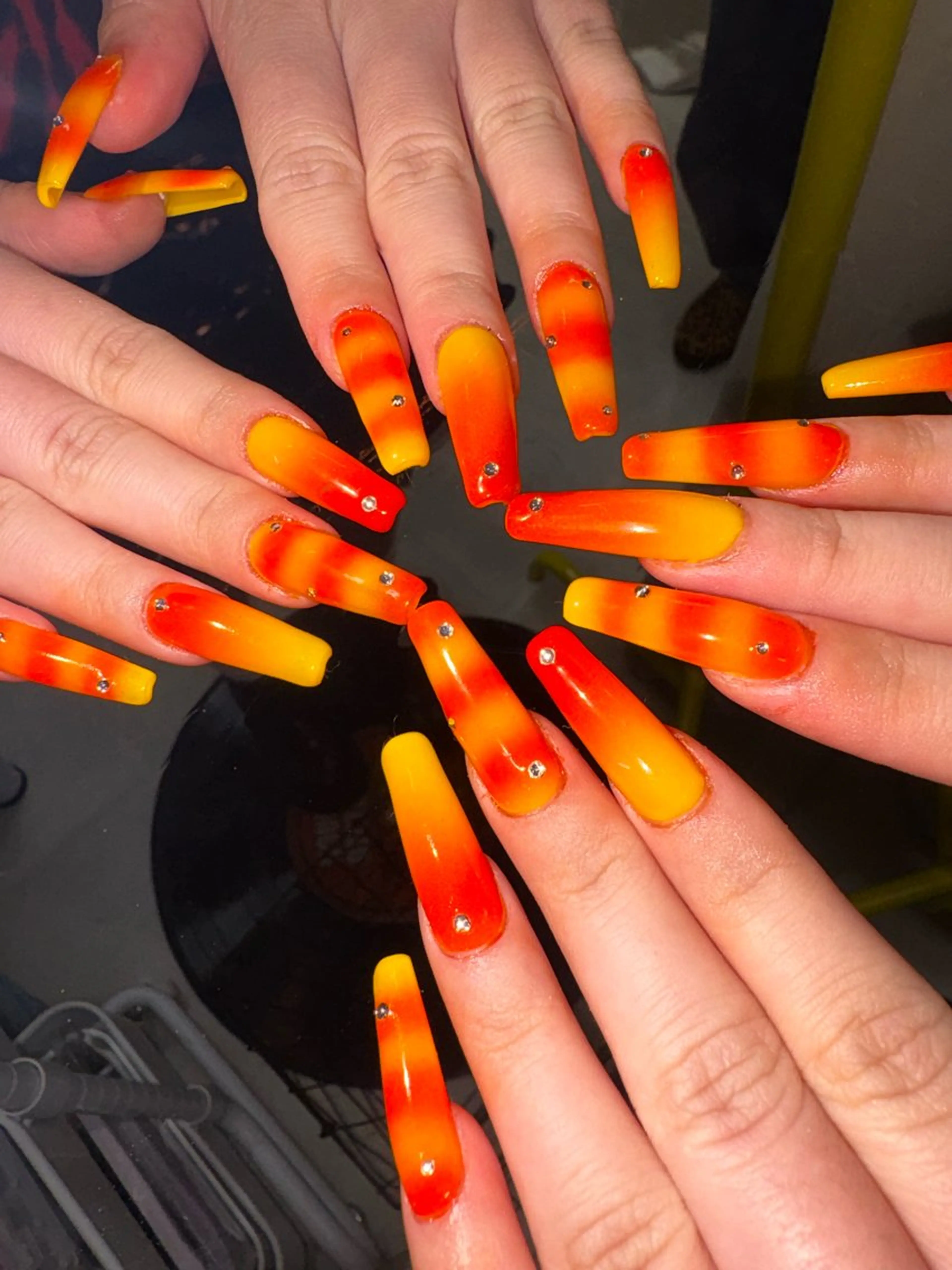 ネイル ロングネイル ハンドネイル 33nail✴️栄 スミレ❇️Gel-xのネイルデザイン